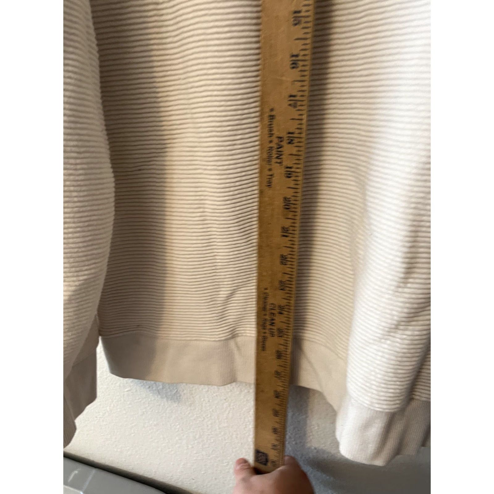 H&M H&M Mens Sweatshirt XL White Fleece Regular Fit Crew Neck Pullover Sweatshirt Men XL White Fleece Regular Fit Crew Neck Pullover Size US XL / EU 56 / 4 - 4 Thumbnail