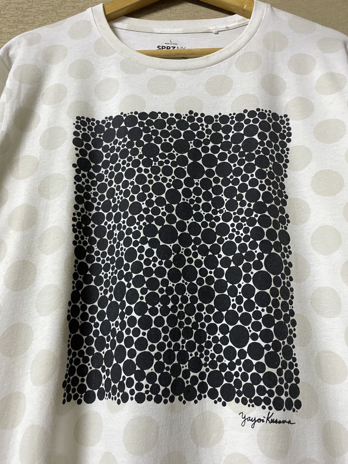 Uniqlo × Yayoi Kusama YAYOI KUSAMA X UNIQLO Art MoMA Special Edition Tshirt Size US L / EU 52-54 / 3 - 2 Thumbnail