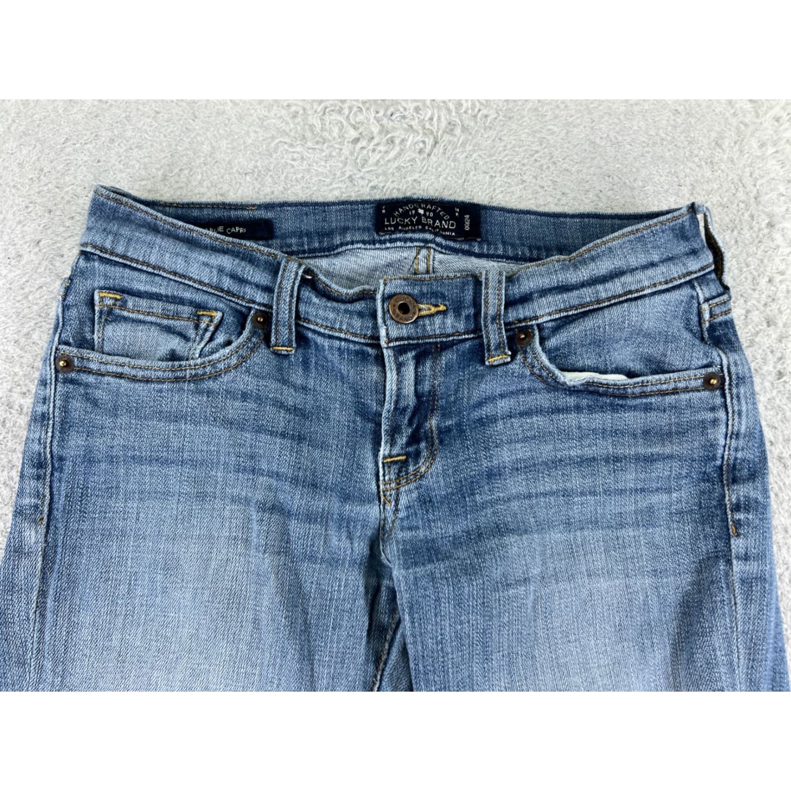 Lucky Brand Lucky Brand Jeans Charlie Skinny 00 Blue Denim Capri Distressed Womens Regular 5-Pocket Cotton Denim Shirt? Size 24" / US 00 / IT 34 - 4 Thumbnail