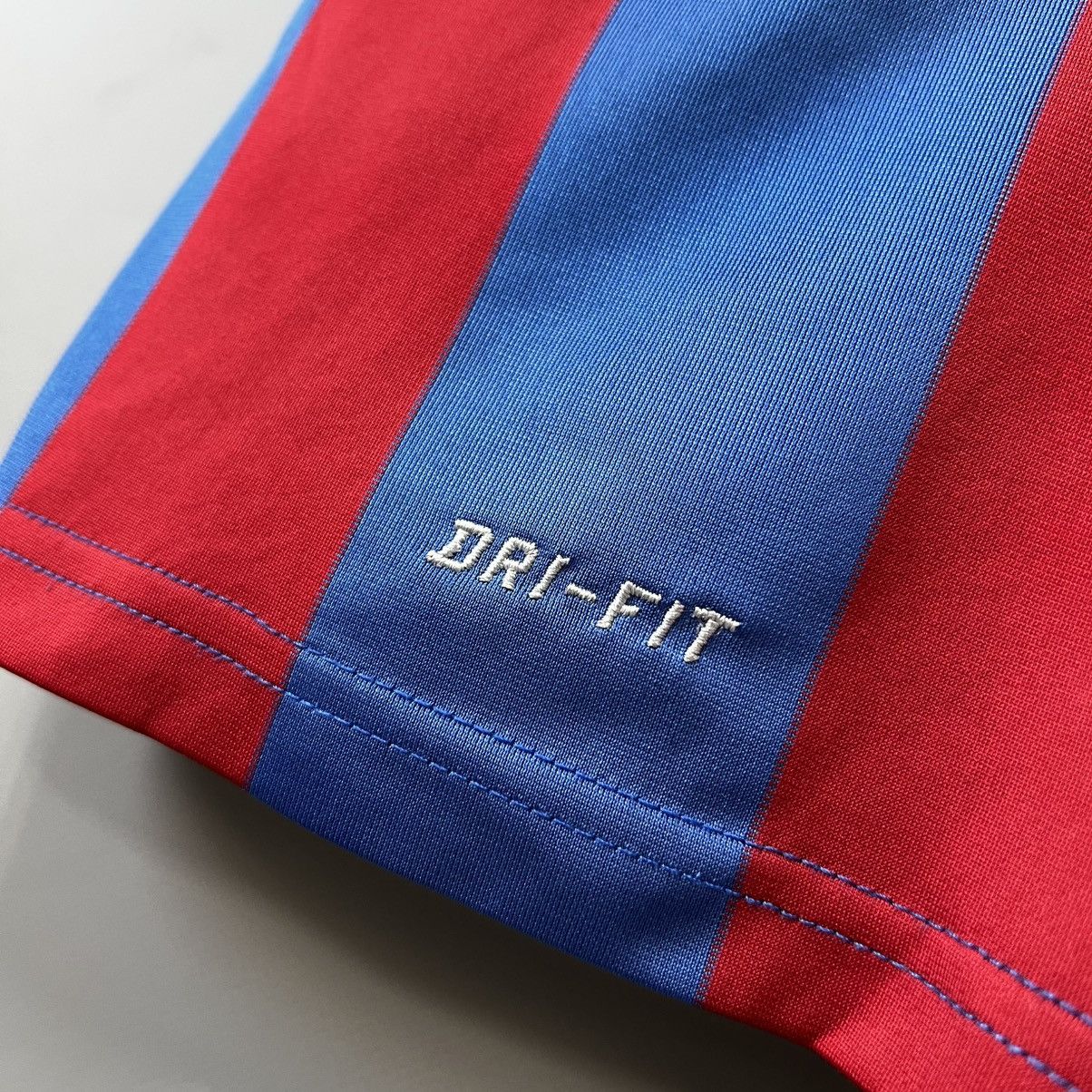 Nike Nike Jersey y2k Soccer Shirt Size US M / EU 48-50 / 2 - 12 Thumbnail