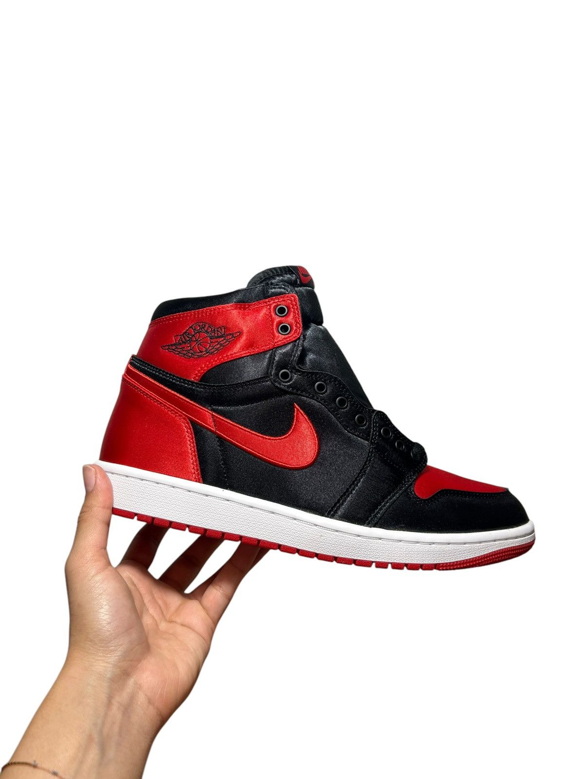 Nike Jordan 1 Retro High OG Satin Bred Size US 11 / EU 44 - 1 Thumbnail