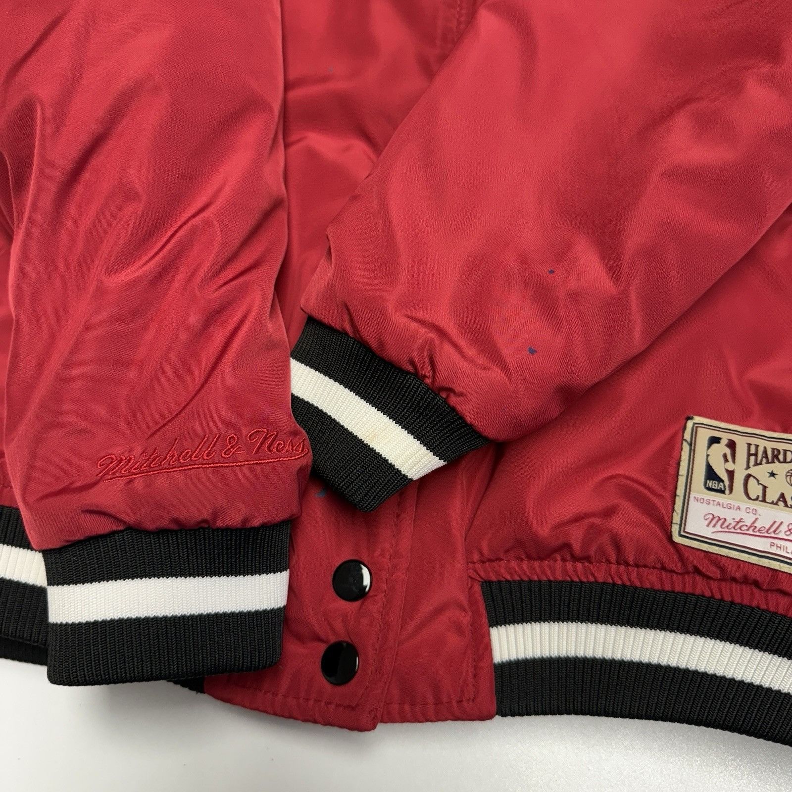 Mitchell & Ness Chicago Bulls Mitchell & Ness Bomber Jacket Mens Small 22.5x Size US S / EU 44-46 / 1 - 9 Thumbnail