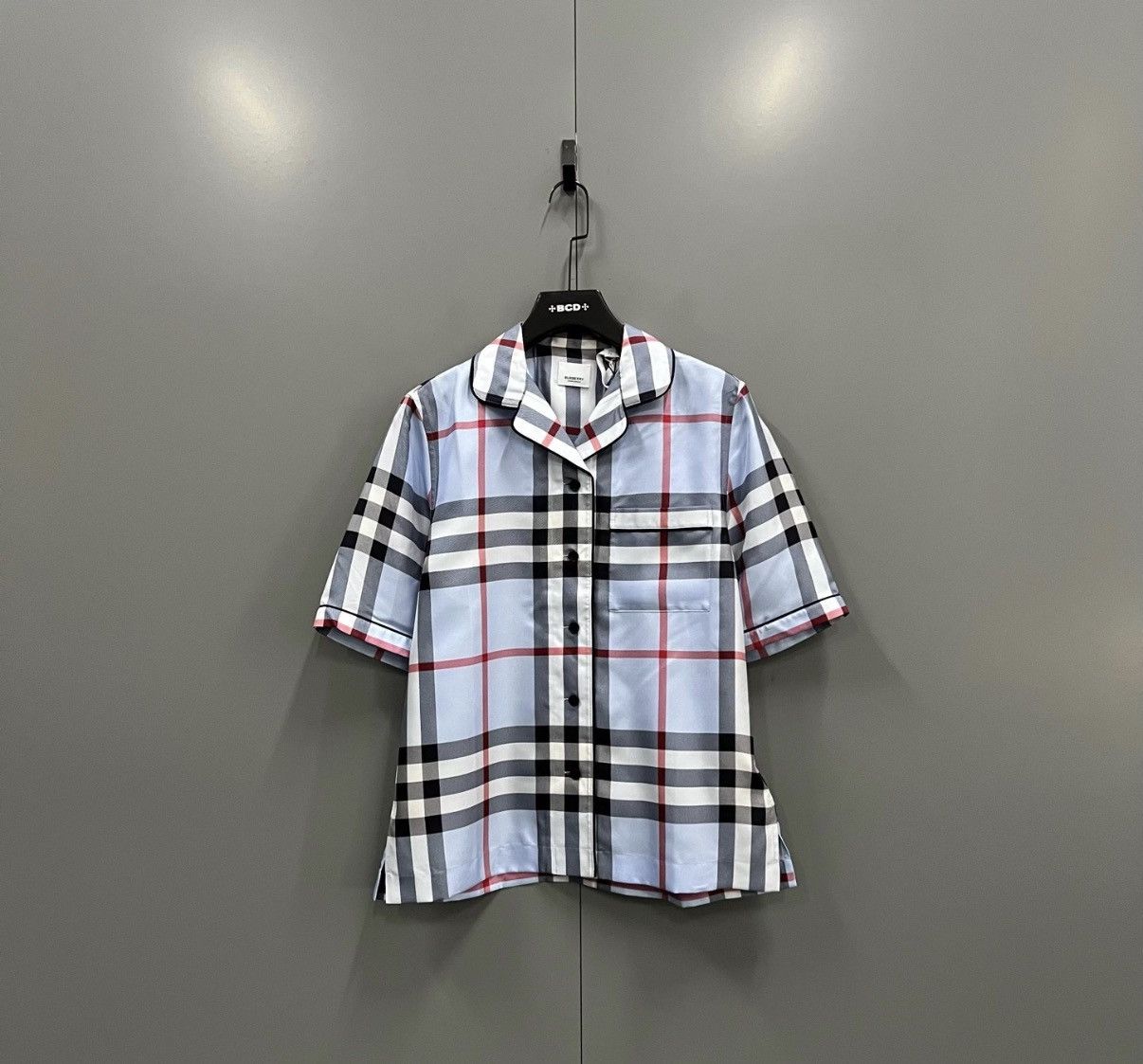 Burberry Burberry Light Blue Check Short-Sleeve Shirt J41 Size XS / US 0-2 / IT 36-38 - 1 Thumbnail