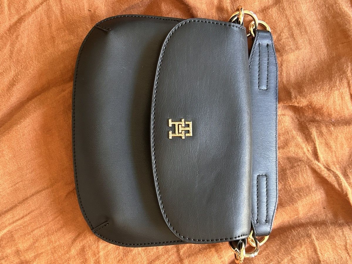 Tommy Hilfiger BRAND NEW Tommy Hilfiger Black Purse Size ONE SIZE - 3 Thumbnail