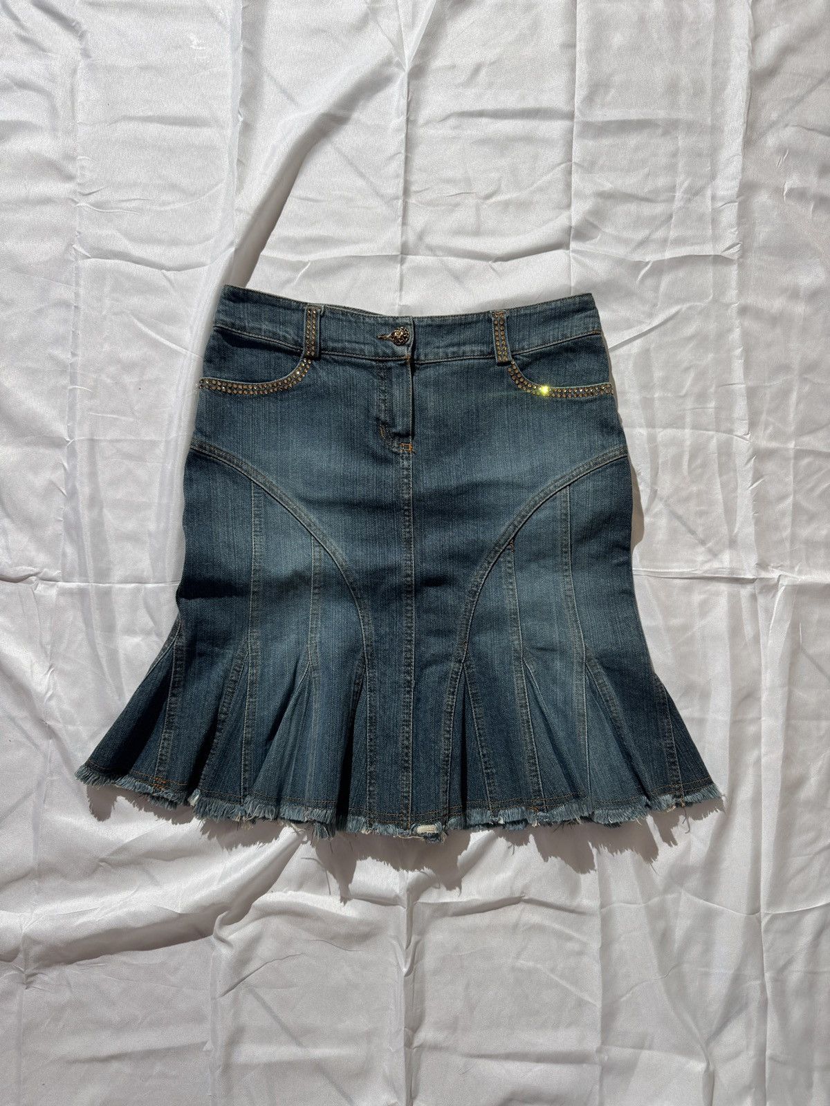 Blumarine Miss Blumarine Y2K Washed Denim Pleated Skirt Size 28" / US 6 / IT 42 - 1 Thumbnail
