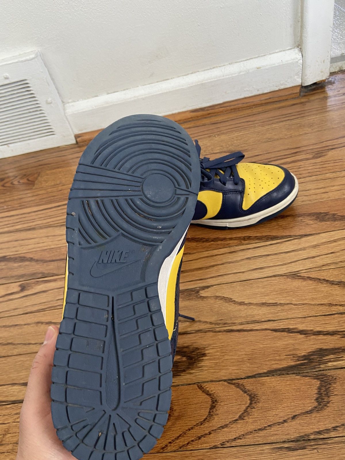 Nike Nike university of Michigan dunks Size US 8.5 / EU 41-42 - 4 Thumbnail