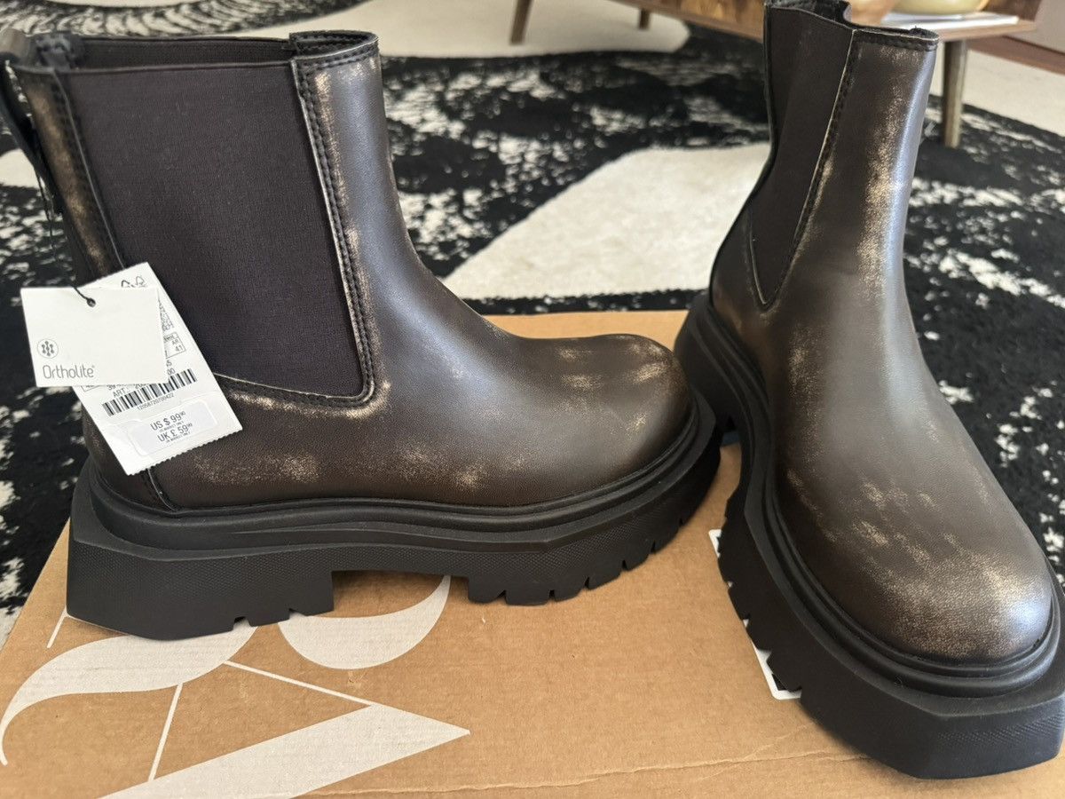 Zara Chunky distressed chelsea boots Size US 9 / EU 42 - 1 Thumbnail