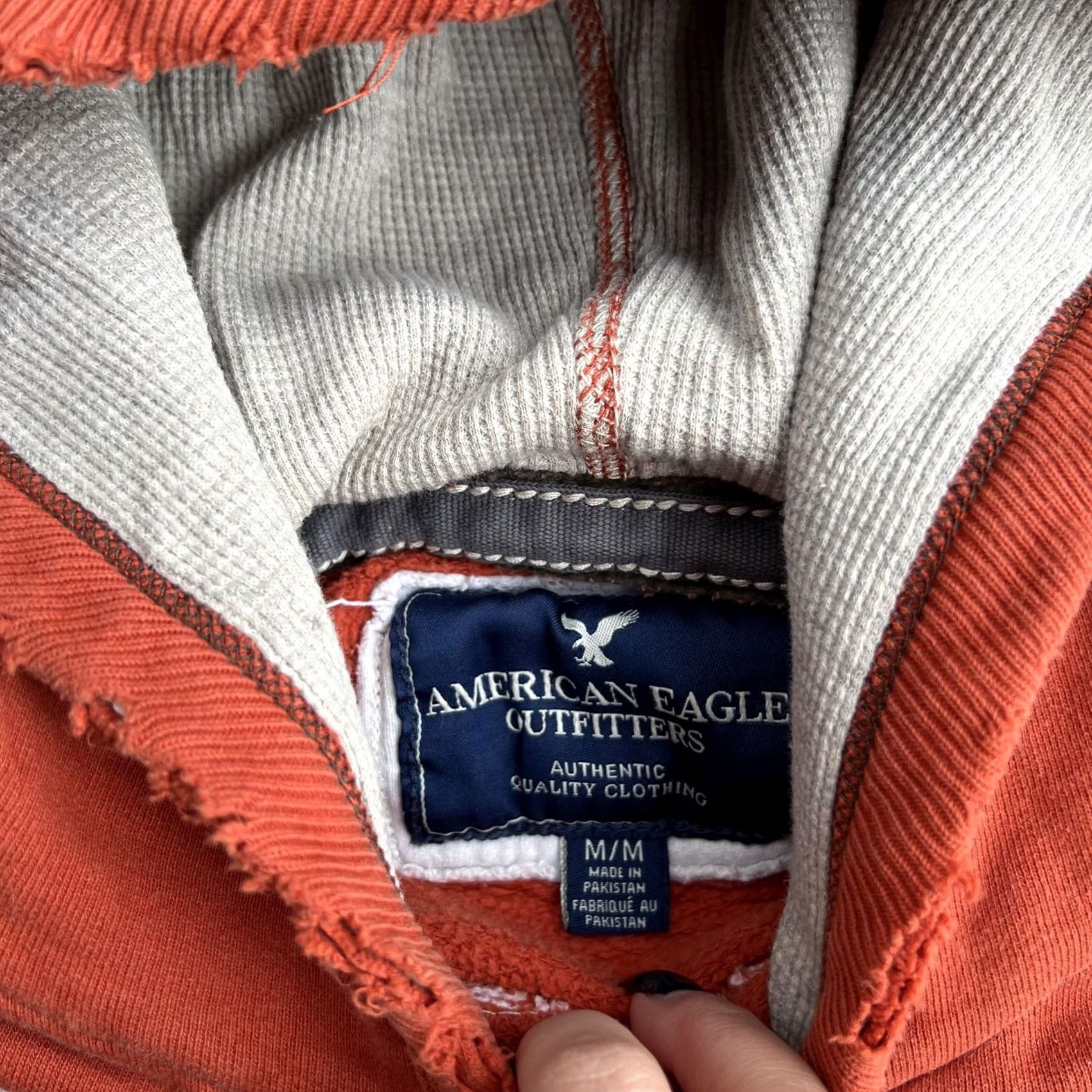 American Eagle Outfitters VINTAGE American Eagle Outfitters Hoodie Pullover Mens M Orange Graphic Print Kangaroo Pocket Embroidered Logo 01977 Size US M / EU 48-50 / 2 - 2 Thumbnail