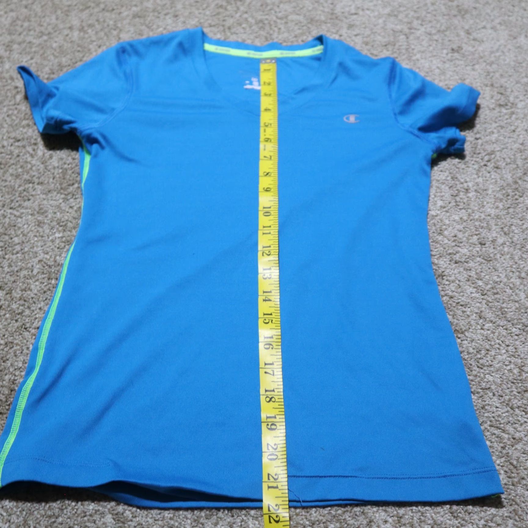 Champion Champion T-Shirt Womens XS V-Neck Short Sleeve Tee Light Blue Marbled 90s Athletic Breathable Easy Care Shirt Modern Everyday Casual Mens? Size XS / US 0-2 / IT 36-38 - 5 Thumbnail