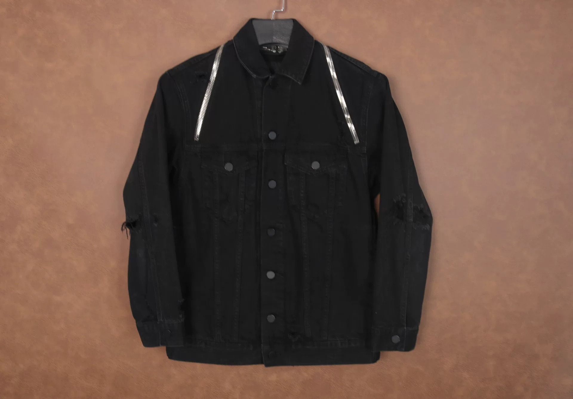 Japanese Brand Alexander Wang Off-Shoulder Black Denim Jacket Size XS / US 0-2 / IT 36-38 - 1 Thumbnail