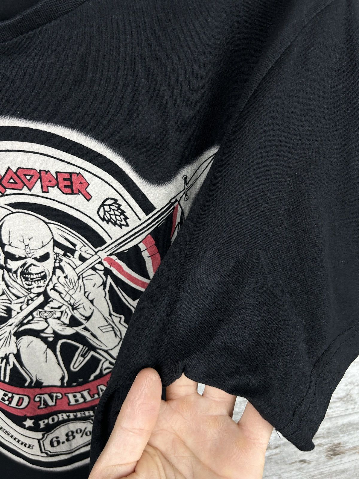 Band Tees Mens Vintage Iron Maiden T Shirt rock band tee y2k rare Size US L / EU 52-54 / 3 - 6 Thumbnail