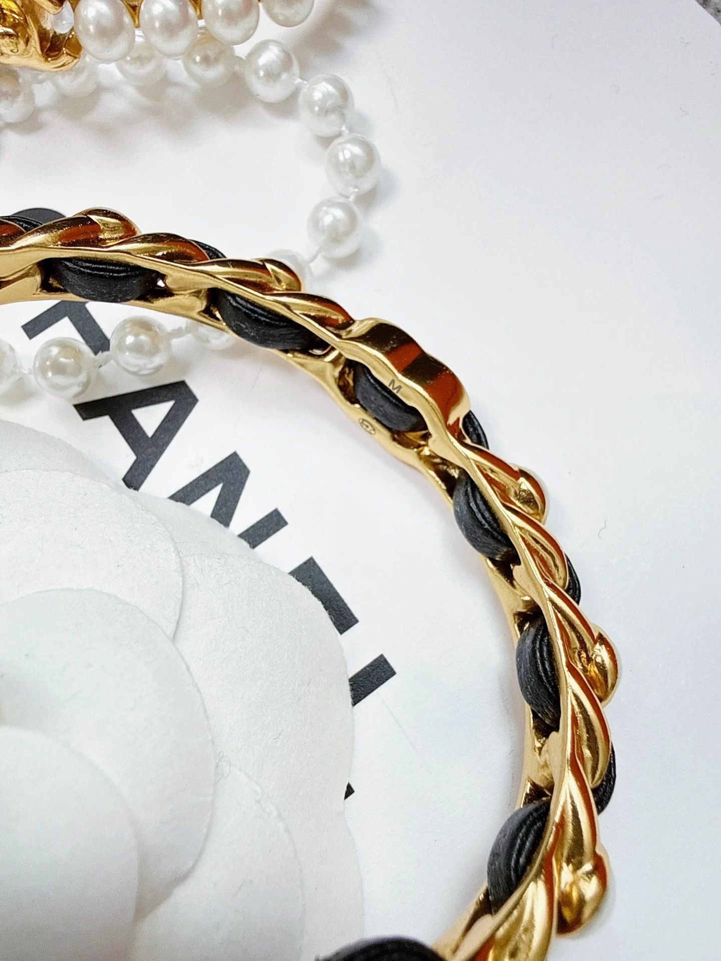 Chanel Chanel 20A Black Gold Pearl Leather Chain Bangle M 99 Size ONE SIZE - 5 Thumbnail