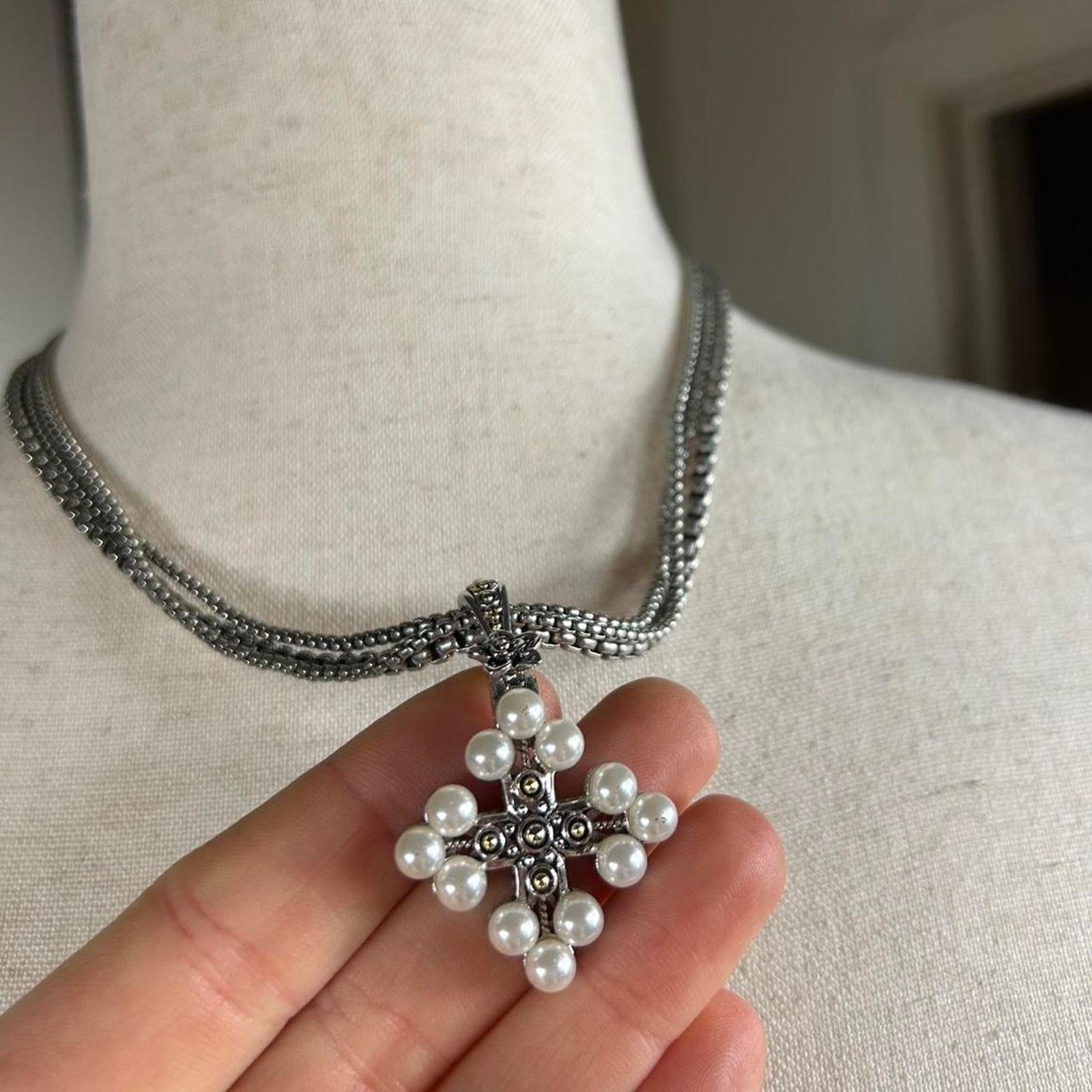 Other Silver tone Chain and Cross Necklace with Pearl Detail Size ONE SIZE - 4 Thumbnail