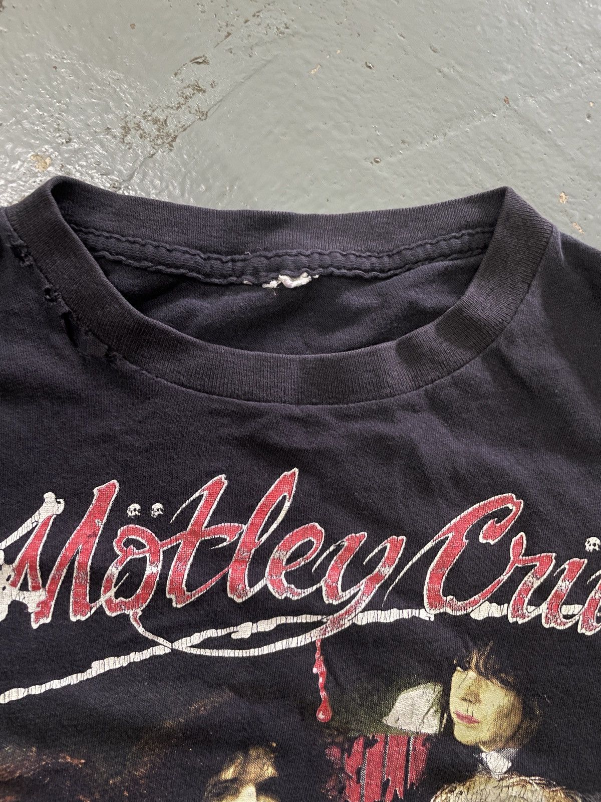 Band Tees × Brockum × Vintage Vintage 90s Motley Crue “DR X FEEL GOOD” Band Boxy Tees Size US L / EU 52-54 / 3 - 3 Thumbnail