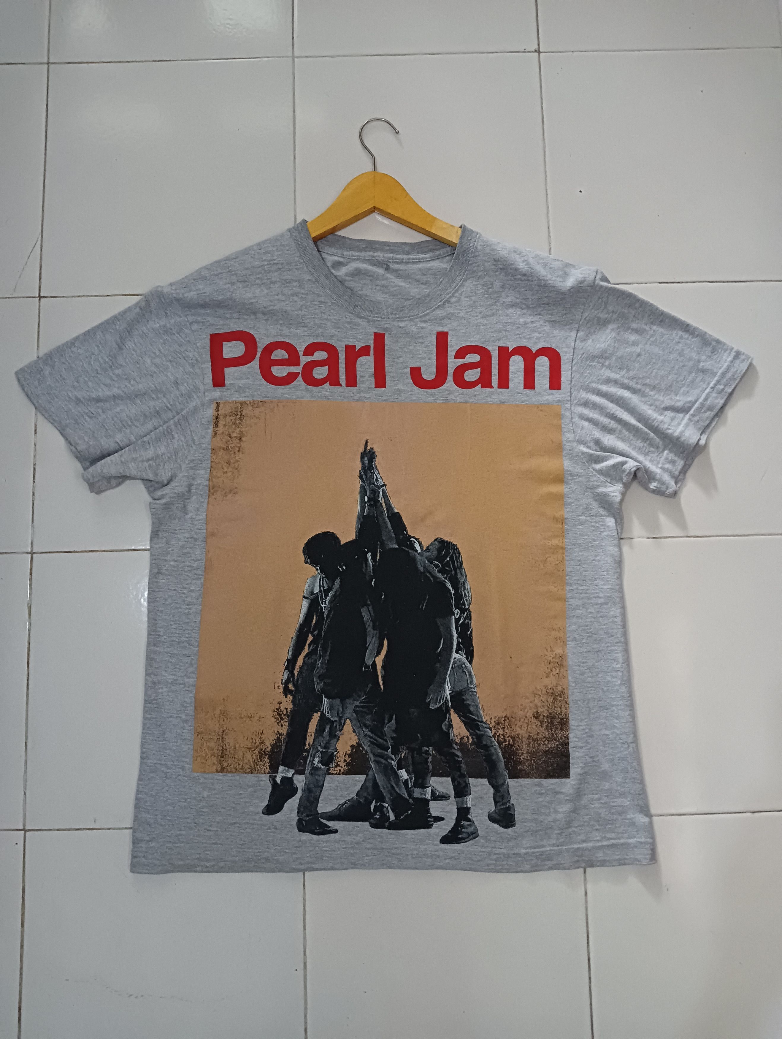 Band Tees × Vintage Vintage '92 Tour Tee | Pearl Jam "ten" UK Tour - feb '92 Size US L / EU 52-54 / 3 - 7 Thumbnail
