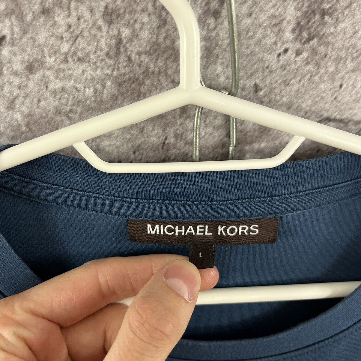 Designer × Michael Kors Michael Kors T-Shirt Small Metal Logo Navy Size L Size US L / EU 52-54 / 3 - 5 Thumbnail