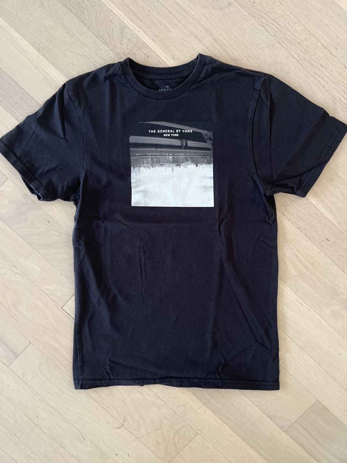 Vans Vans ‘The General’ NYC Black Graphic Tee – Rare Vintage Size US S / EU 44-46 / 1 - 1 Thumbnail