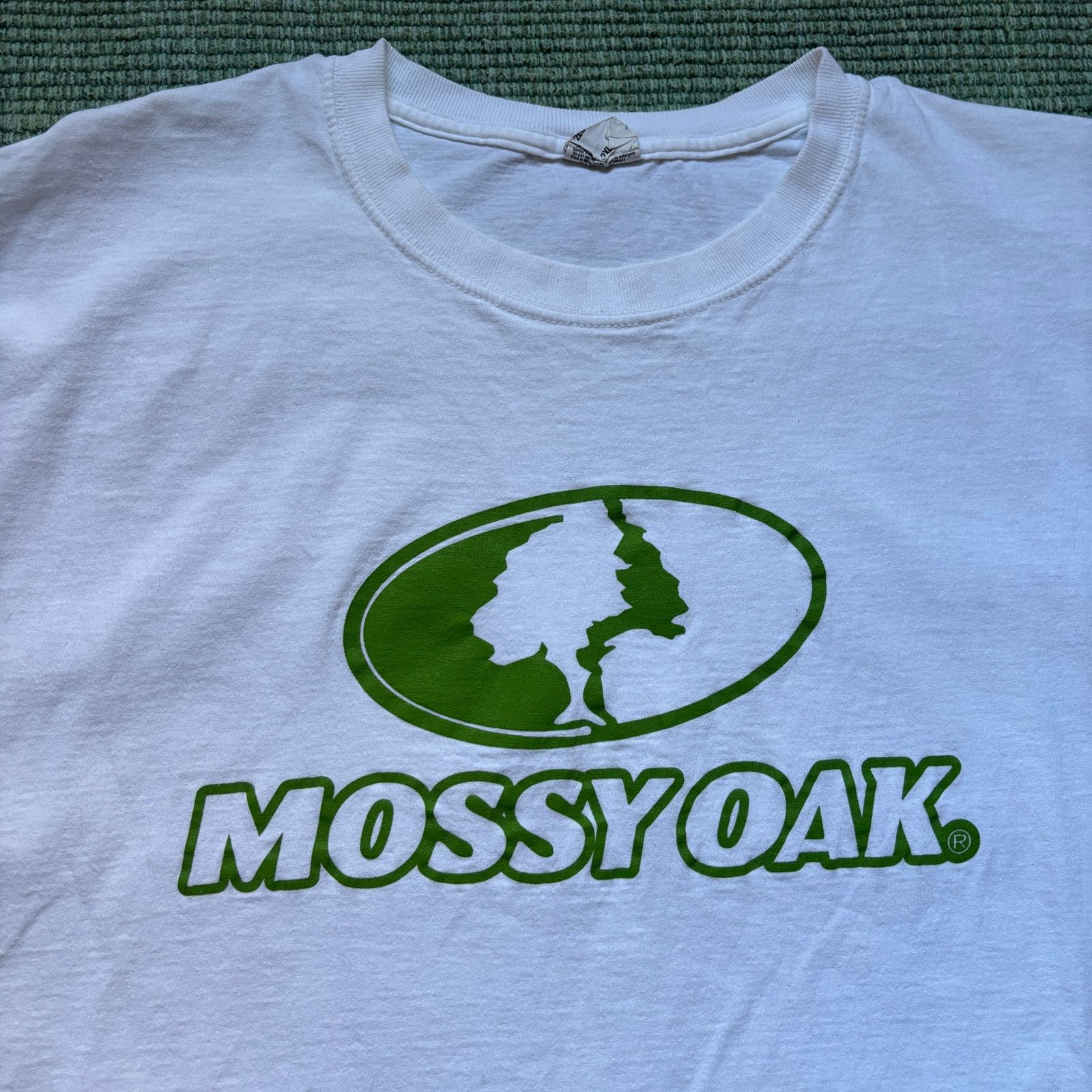 Vintage Vintage Y2K XXL Mossy Oak tee shirt white and green Size US XXL / EU 58 / 5 - 3 Thumbnail