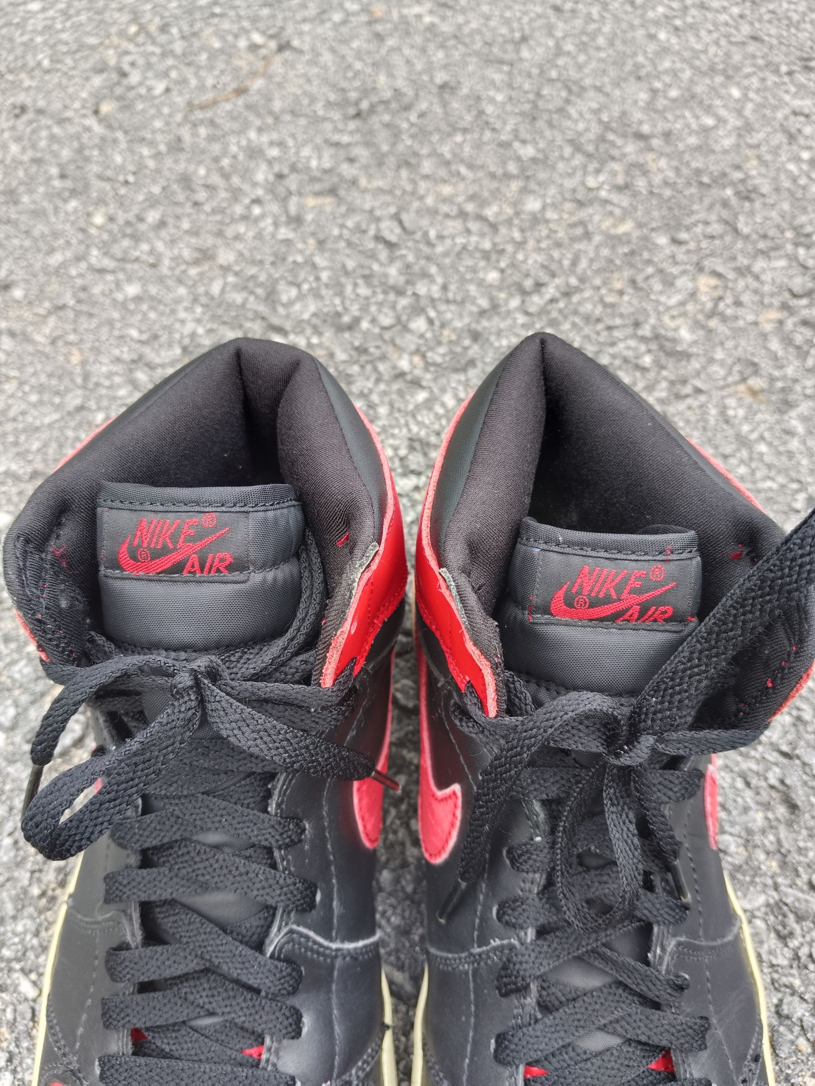 Jordan Brand NIKE AIR JORDAN 1 RETRO BRED 2001 VINTAGE SNEAKERS Size US 10 / EU 43 - 11 Thumbnail