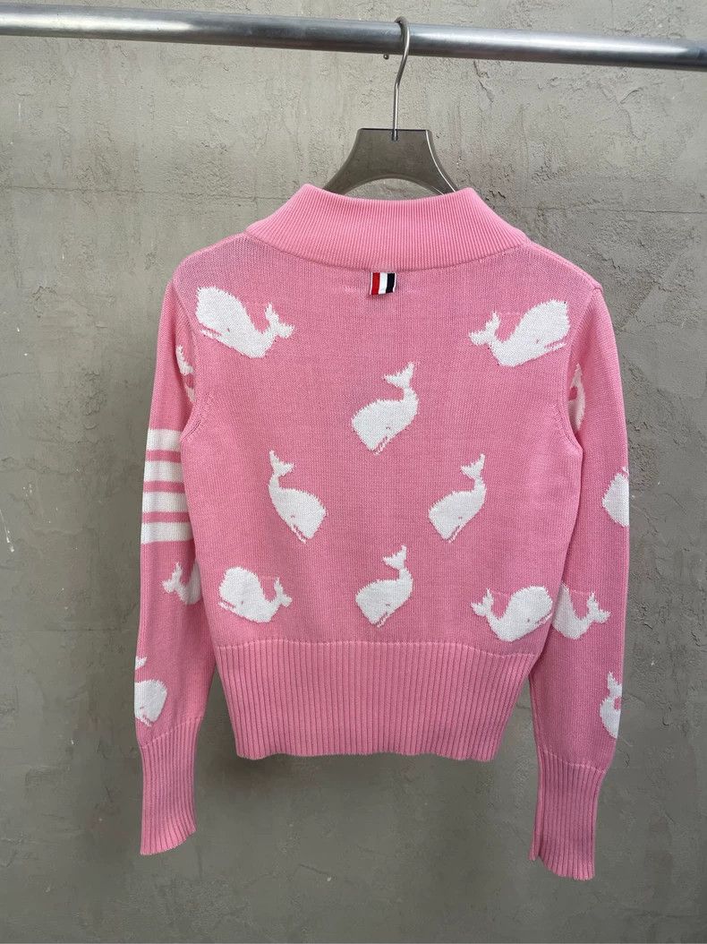 Thom Browne Thom Browne Rose pink printed whale V-neck knit sweater Size XS / US 0-2 / IT 36-38 - 3 Thumbnail
