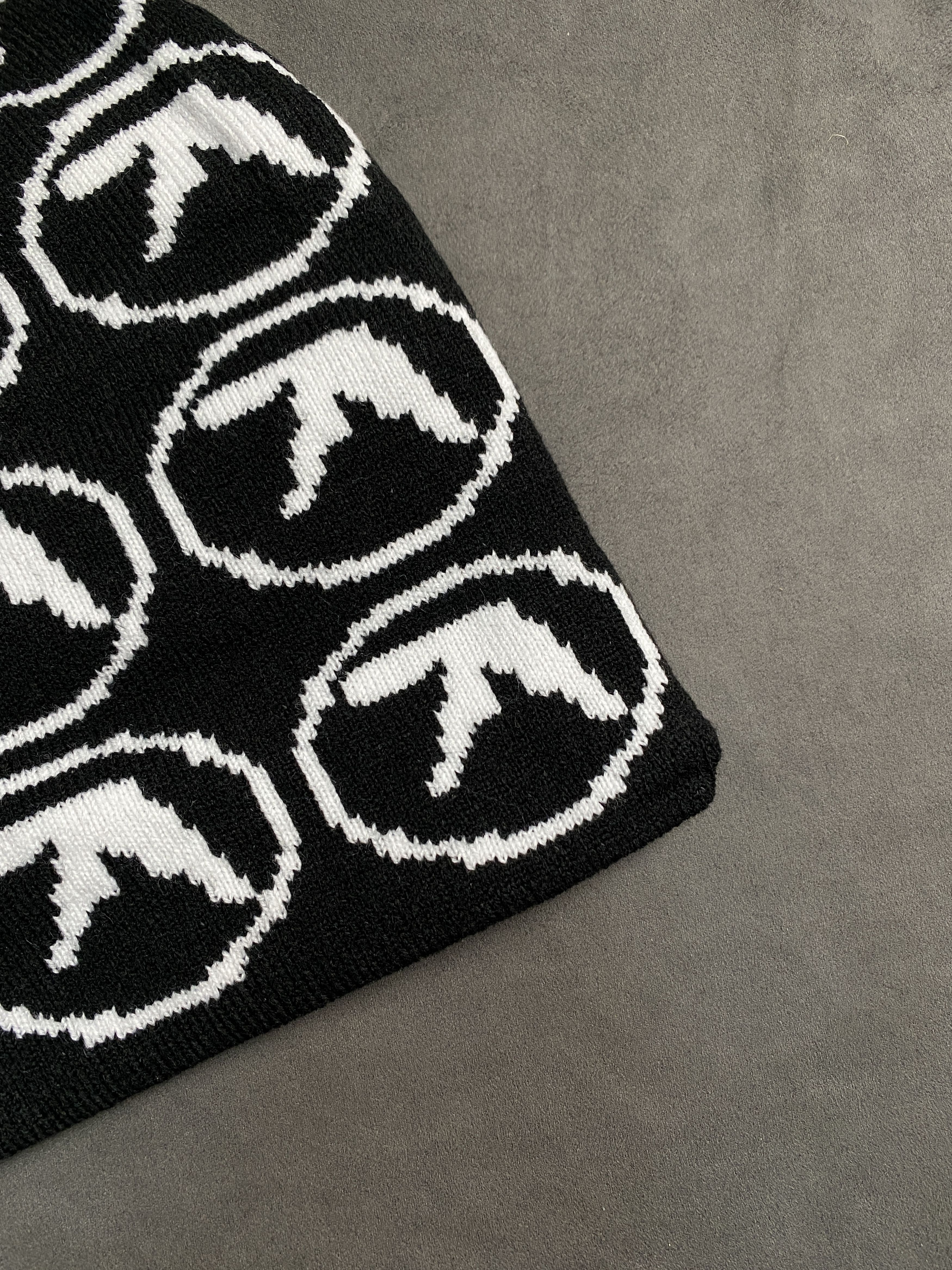 Japanese Brand Deadstock Knit Aphex Twin Logo No Cuff Black Beanie Hats OS Size ONE SIZE - 2 Thumbnail
