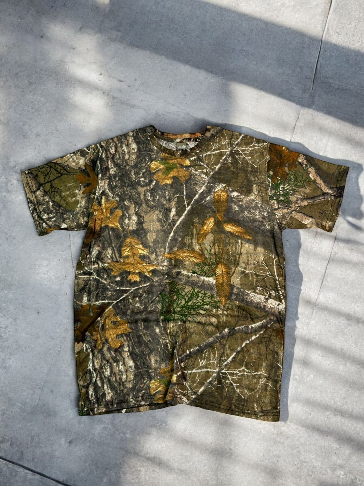 Japanese Brand × Mossy Oaks × Realtree Realtree mossy oaks tee outdoor camo swag skater y2k vintage Size US XL / EU 56 / 4 - 1 Thumbnail