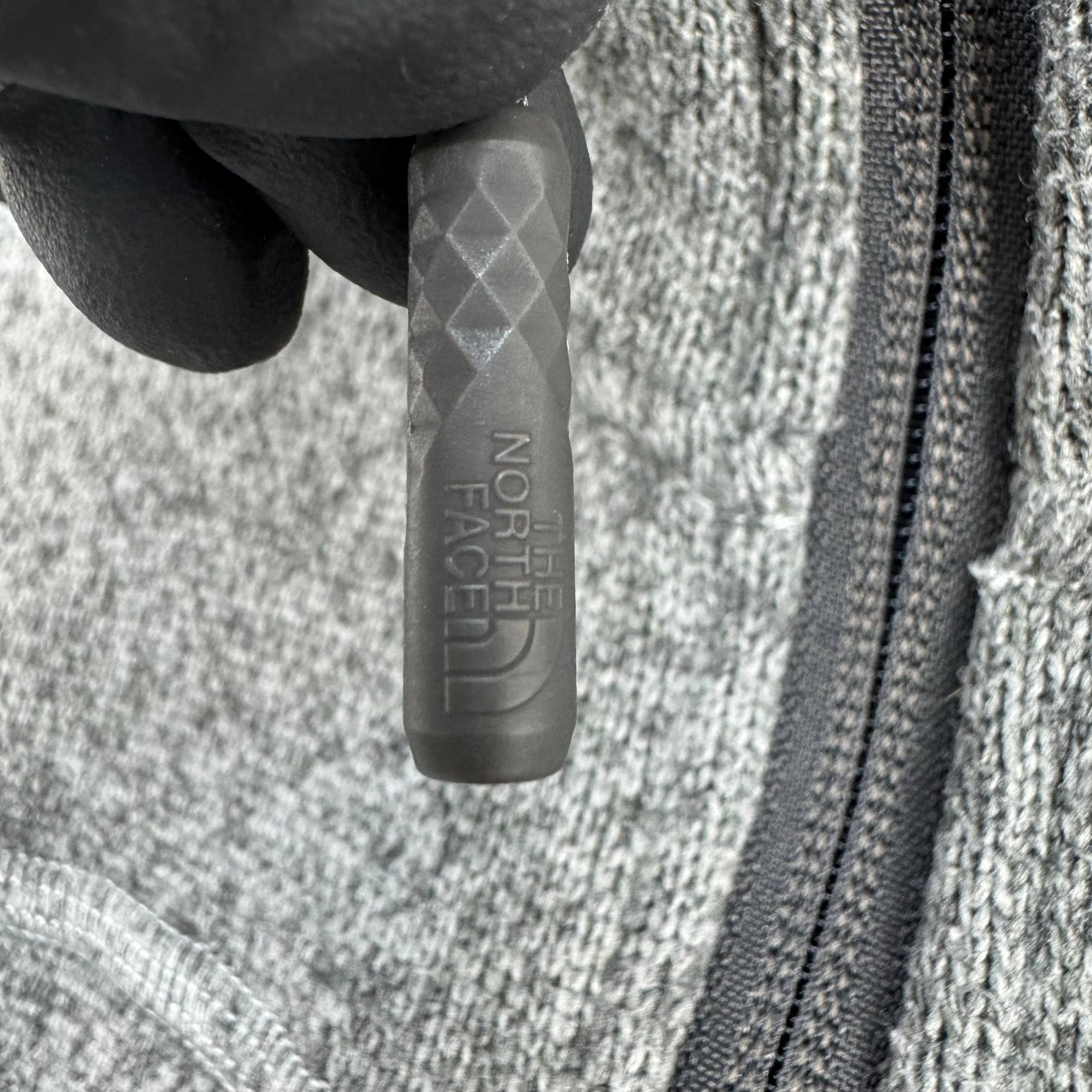 The North Face The North Face Gordon Lyons 1/4 Zip Fleece Grey Mens Size M Size US M / EU 48-50 / 2 - 3 Thumbnail