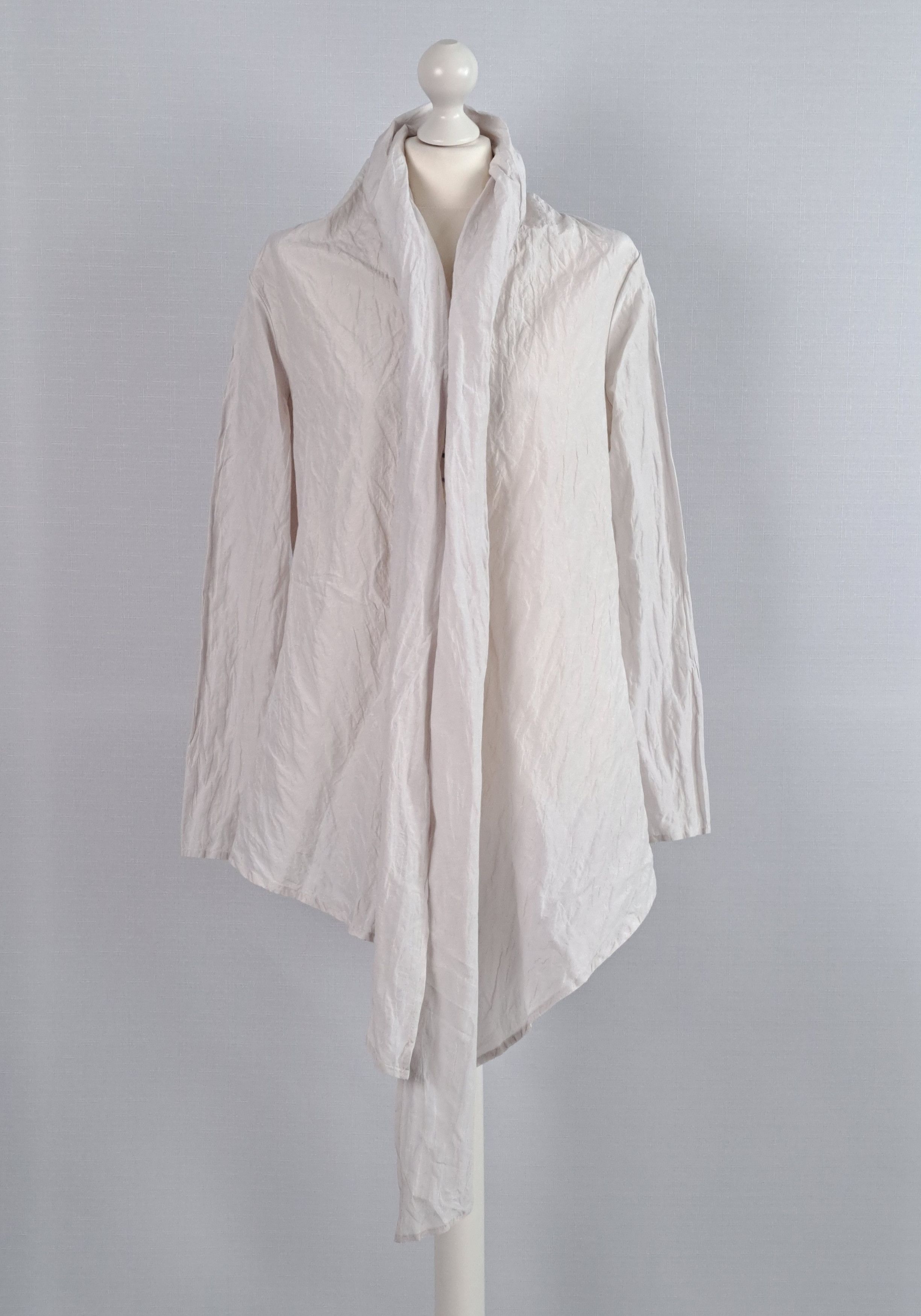 Annette Gortz Annette Gortz chic avant-garde asymmetric shirt. Size 36 Size S / US 4 / IT 40 - 3 Thumbnail