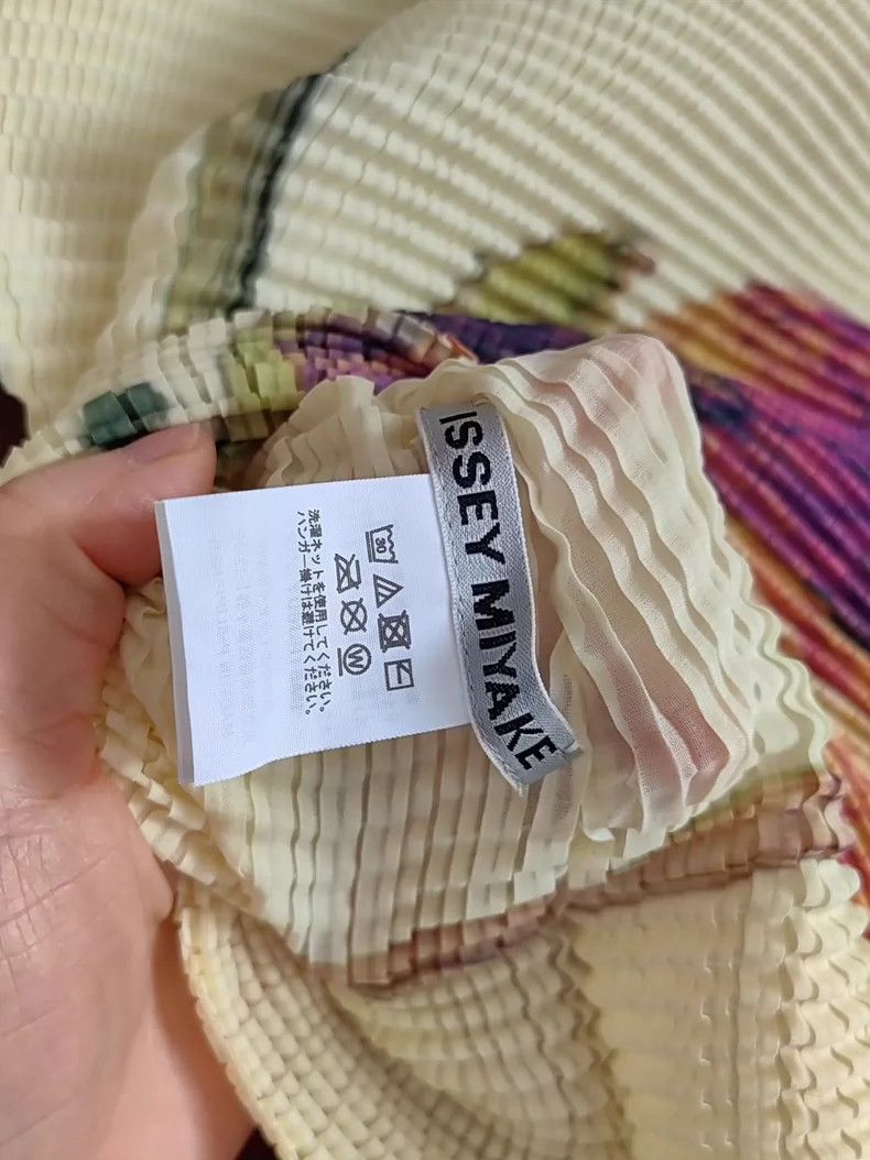 Issey Miyake Issey Miyake size:2 Light yellow fish-scale bubble high-ne Size S / US 4 / IT 40 - 7 Thumbnail
