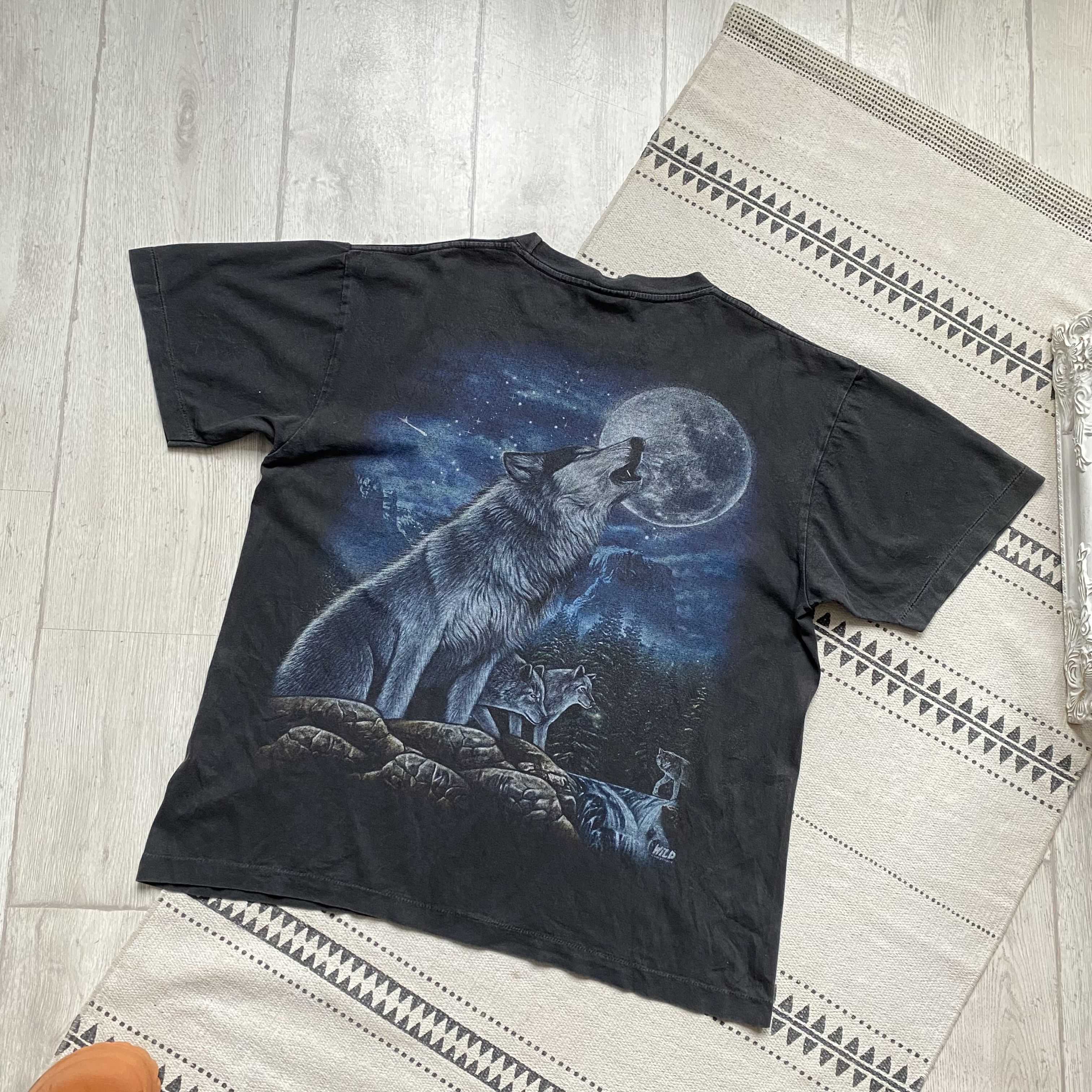 The Mountain 🐺 Vintage 90s Faded Animal Wolf Forest tee WILD Wolves Size US M / EU 48-50 / 2 - 8 Thumbnail
