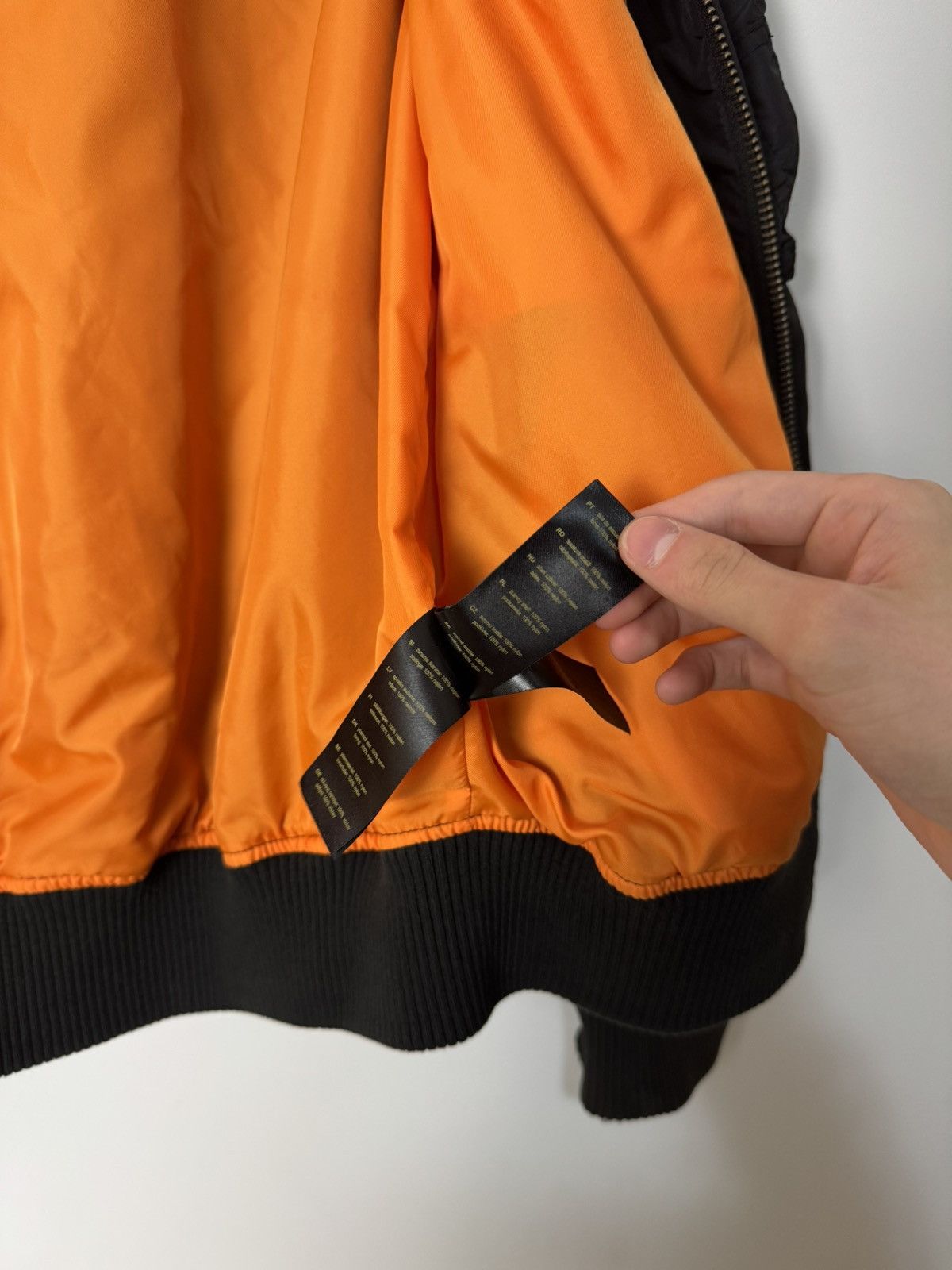 Alpha Industries Alpha Industries black bomber jacket avant Garde Japanese Size US M / EU 48-50 / 2 - 16 Thumbnail