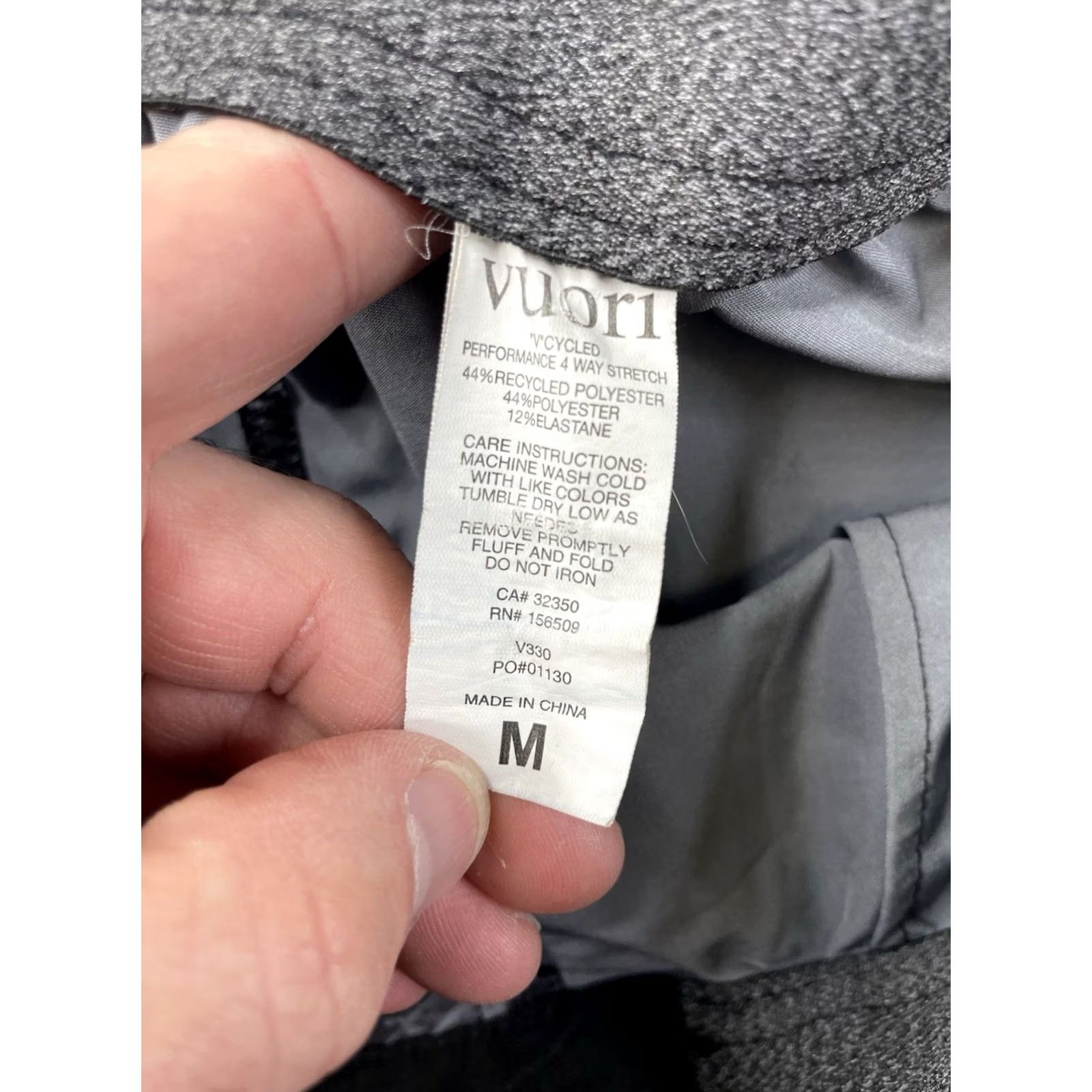 Vuori VUORI Banks Shorts Mens Medium Charcoal Abstract Pattern Drawstring Pockets Zip V330 Size US 31 - 3 Thumbnail