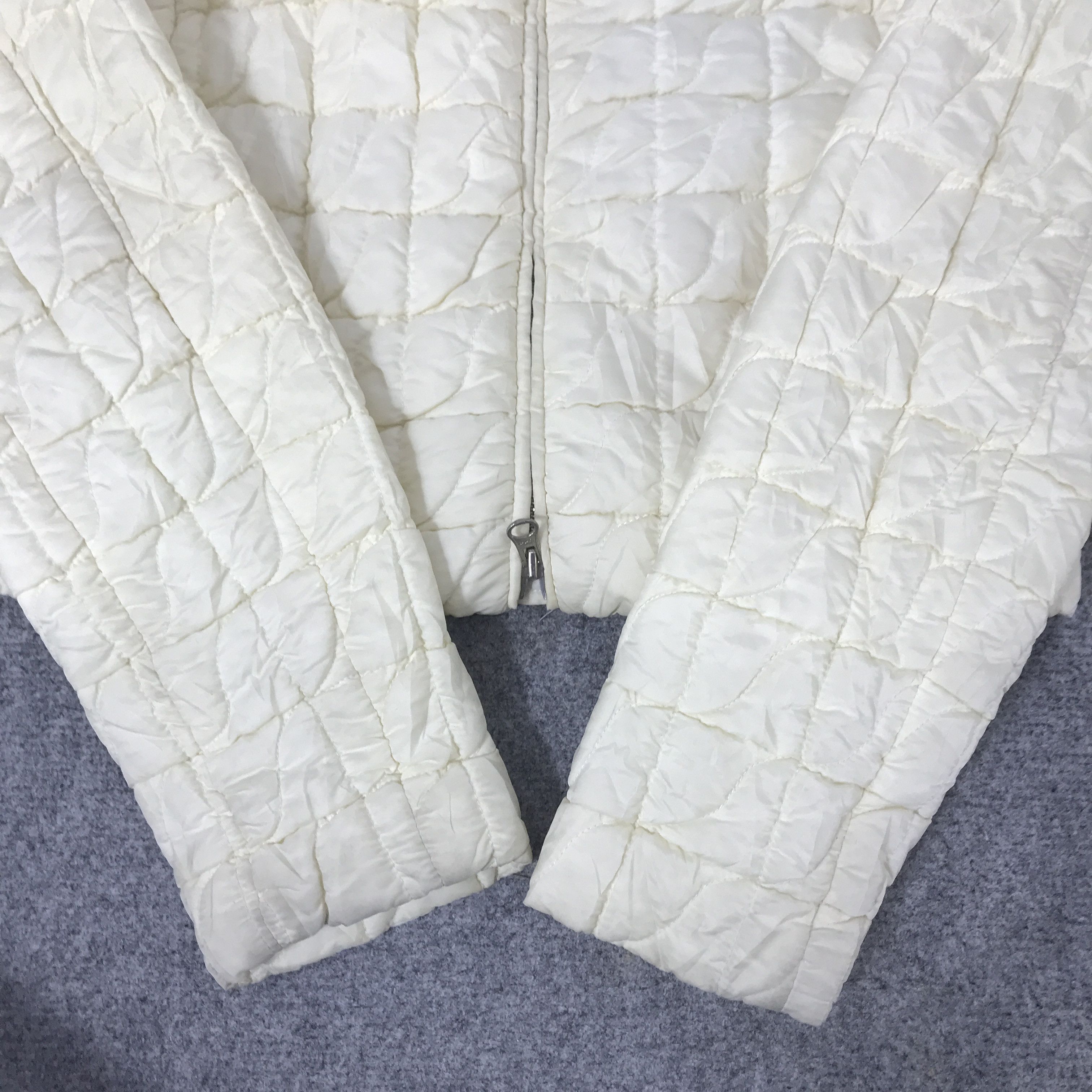 Armani Exchange Armani Exchange cropped design jacket K71B21 Size US S / EU 44-46 / 1 - 8 Thumbnail