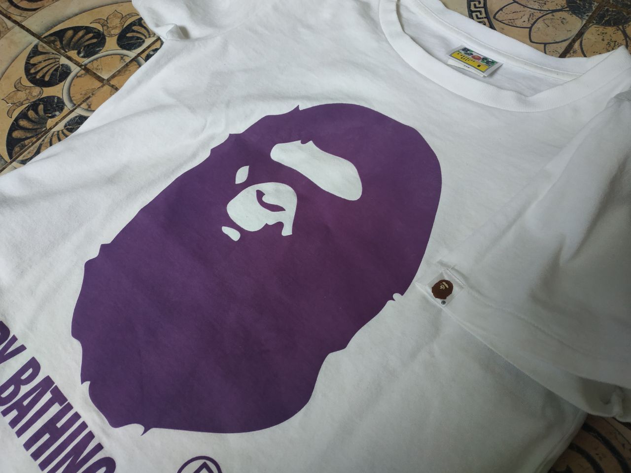Bape Authentic BAPE Big Logo T-Shirt Ladies S White Made in Japan Size S / US 4 / IT 40 - 18 Thumbnail