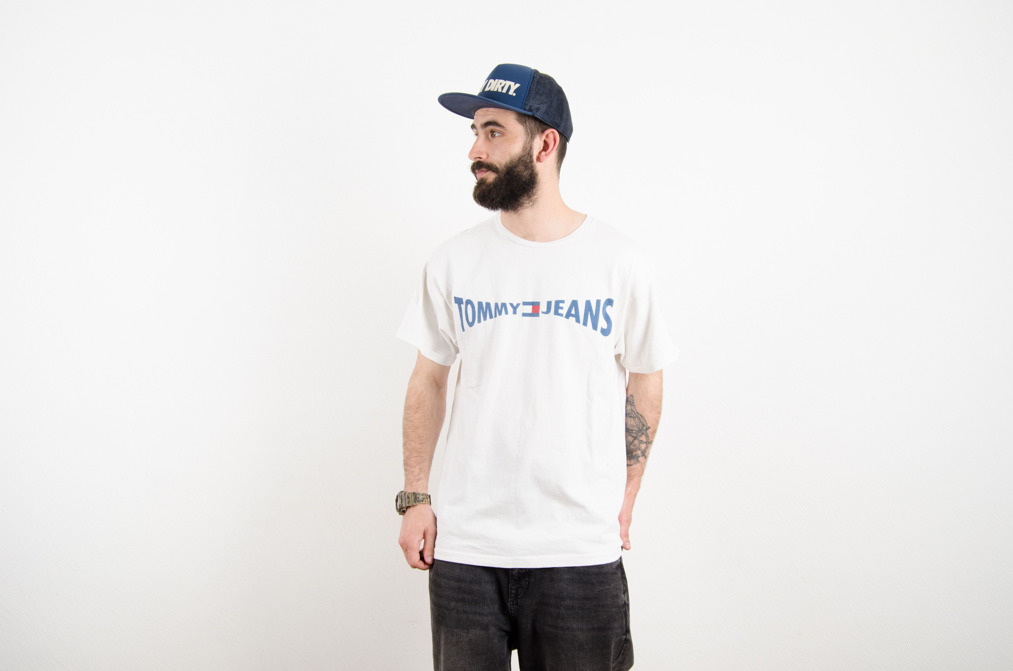 Tommy Hilfiger Vintage Tommy Hilfiger Jeans T Shirt Logo Size US XL / EU 56 / 4 - 1 Thumbnail