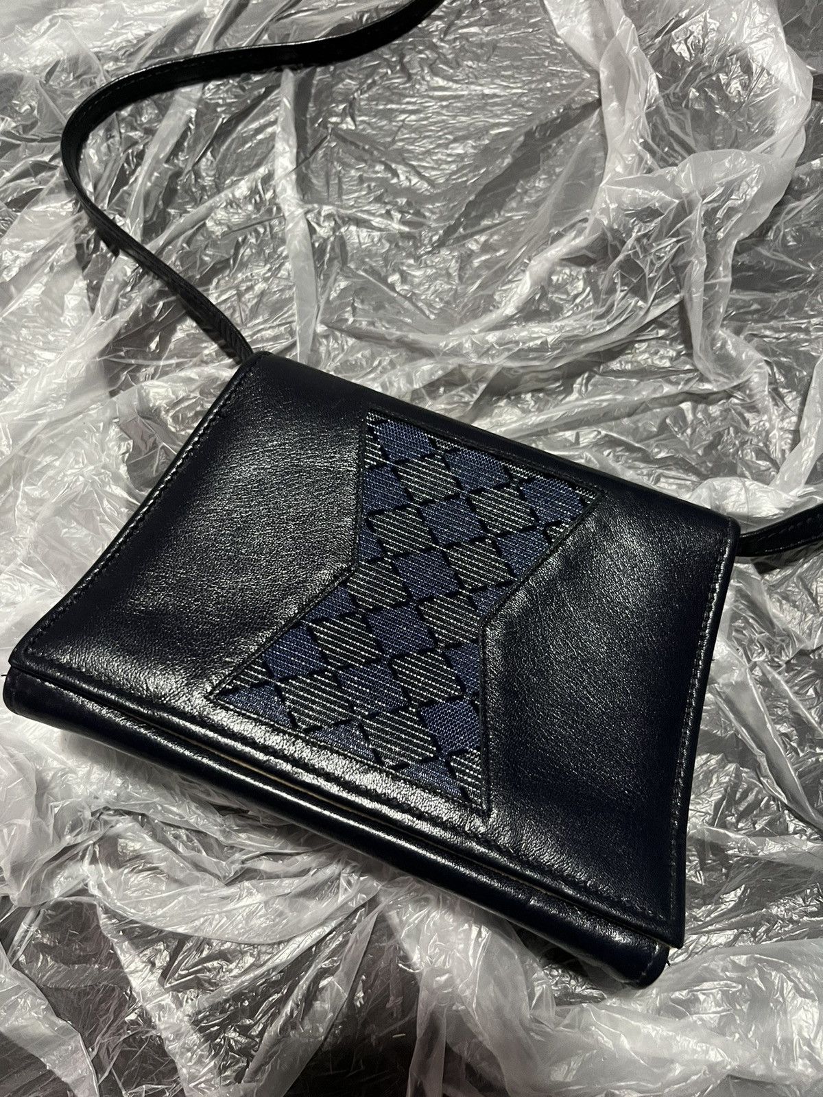 Vintage Leather Handbag Size ONE SIZE - 1 Thumbnail