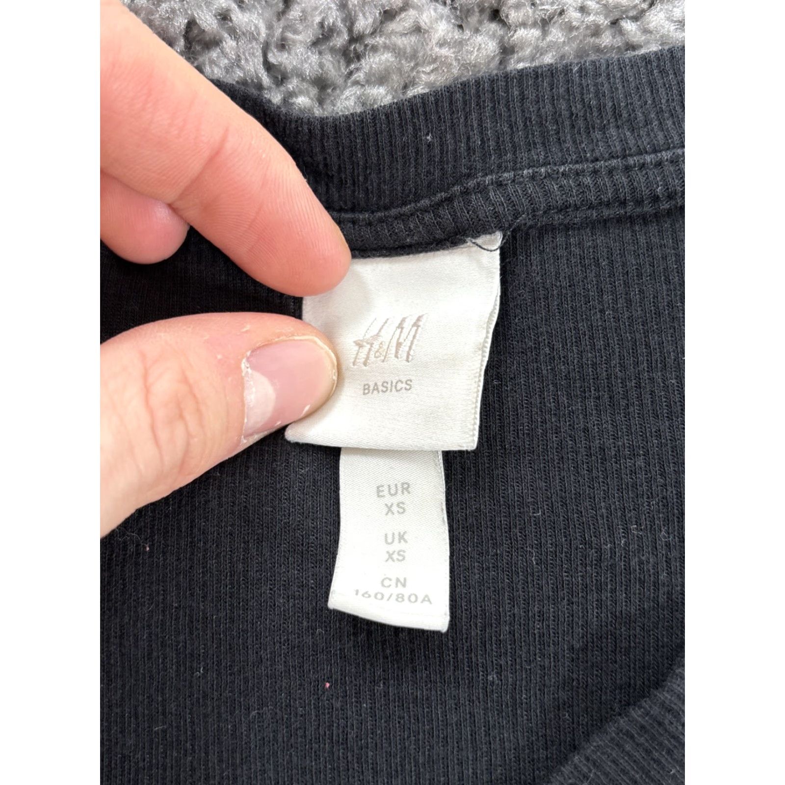 H&M H&M Henley Womens XS Black Thermal Grunge Top Blouse Size XS / US 0-2 / IT 36-38 - 4 Thumbnail