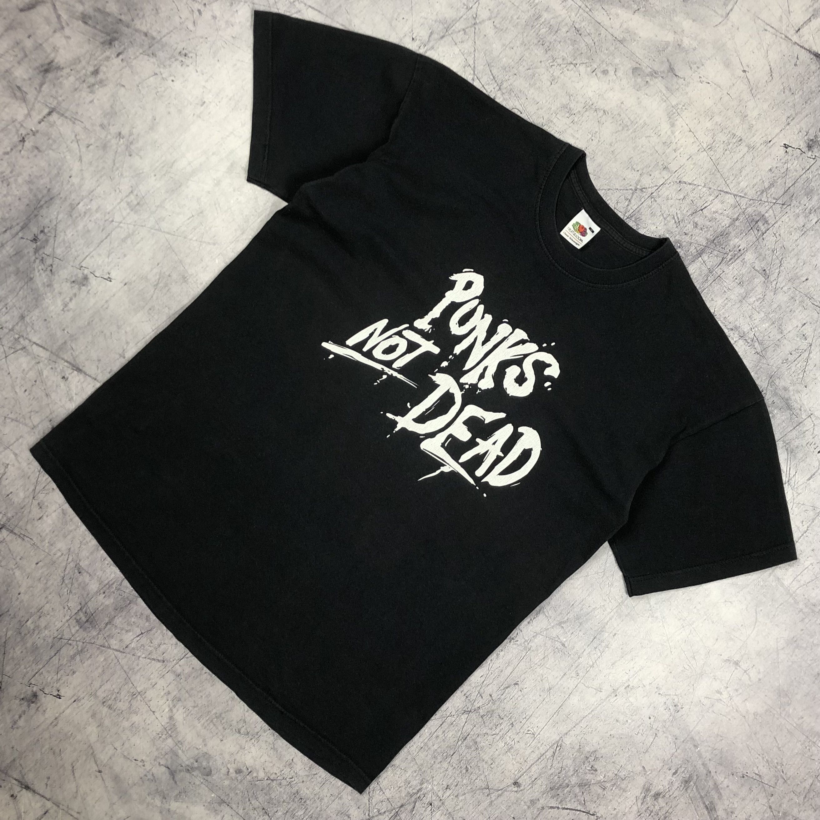Vintage Y2K Punk Not Dead Skulls Anarchy Pentagram Tee Size US M / EU 48-50 / 2 - 5 Thumbnail