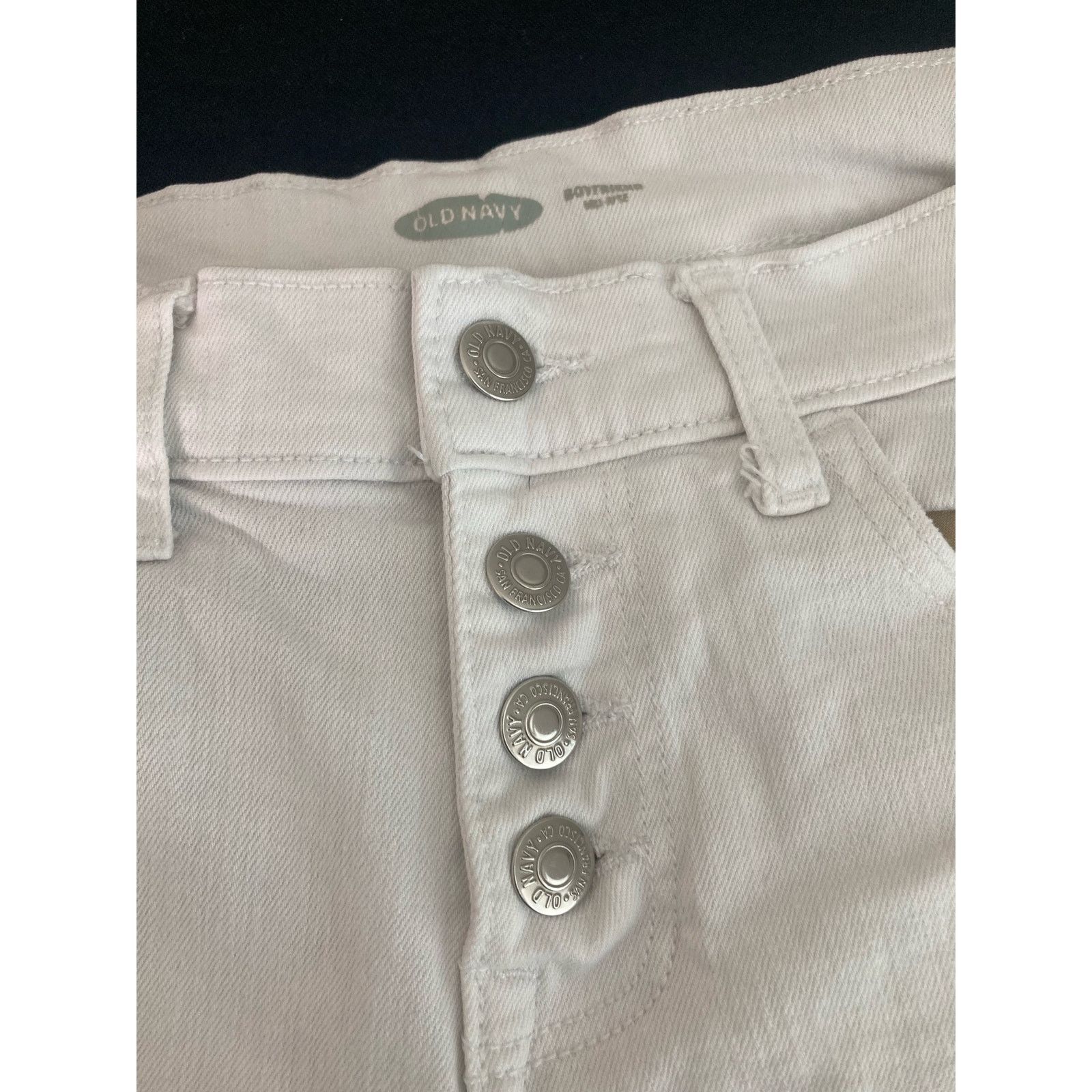 Old Navy Old Navy Boyfriend Shorts Mid Rise Distressed White Shortie Size 26" / US 2 / IT 38 - 3 Thumbnail