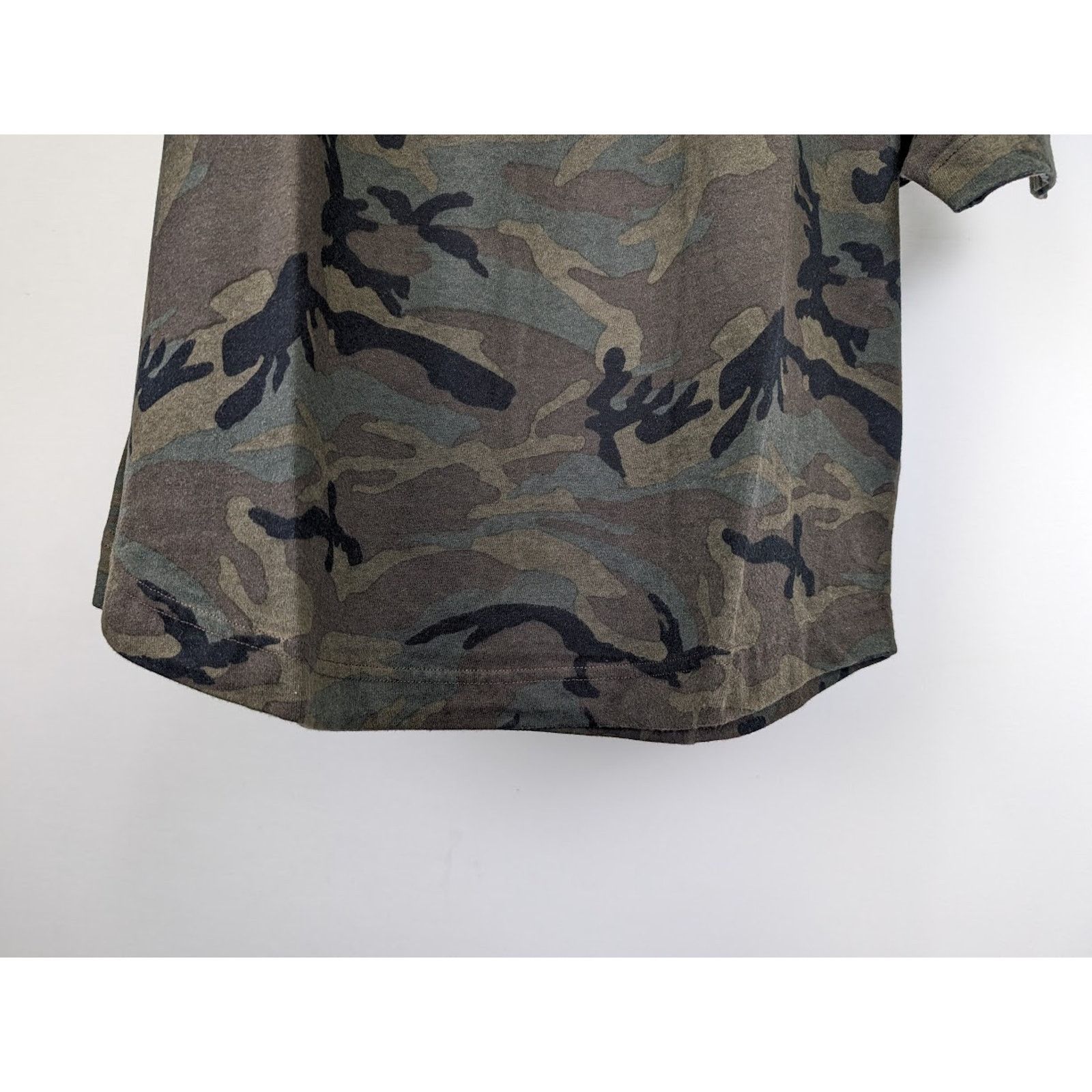 Palm Angels o1rshd1 Q:2 / Camo Classic Logo Over Tee in Military Black Size US XS / EU 42 / 0 - 7 Thumbnail
