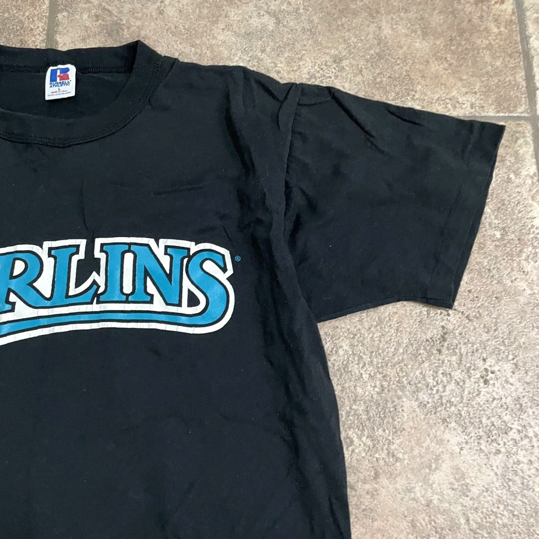 Vintage VINTAGE Russel Athletic Miami Marlins Graphic Tee Black Adult Large USA Mens Size US L / EU 52-54 / 3 - 2 Thumbnail