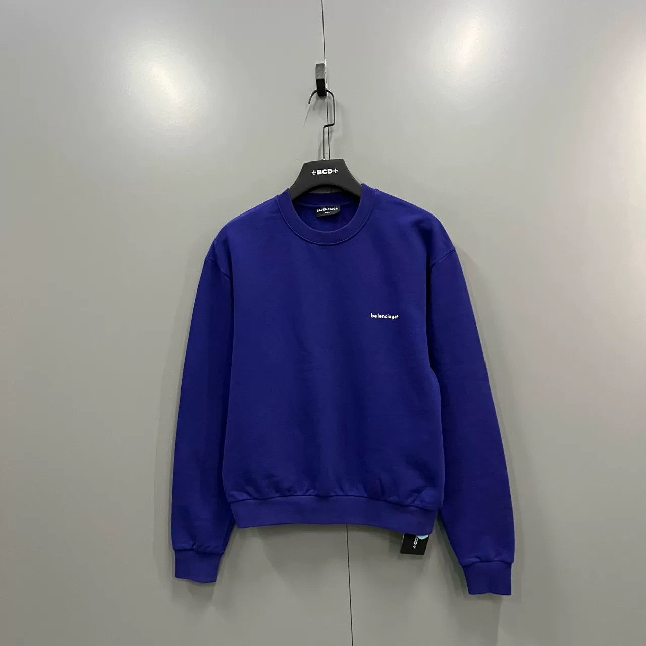 Balenciaga Balenciaga Small Logo Print Sweatshirt Size XS / US 0-2 / IT 36-38 - 1 Thumbnail