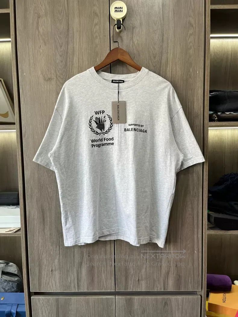Balenciaga Balenciaga Food Grey Short Sleeve Size US L / EU 52-54 / 3 - 1 Thumbnail
