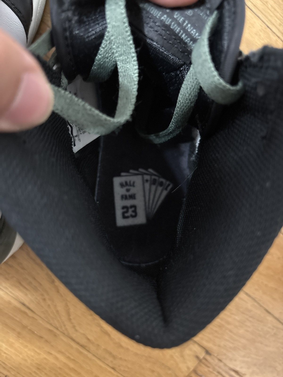 Jordan Brand × Nike Air Jordan 1 Clay Green Size 8 Size US 8 / EU 41 - 3 Thumbnail