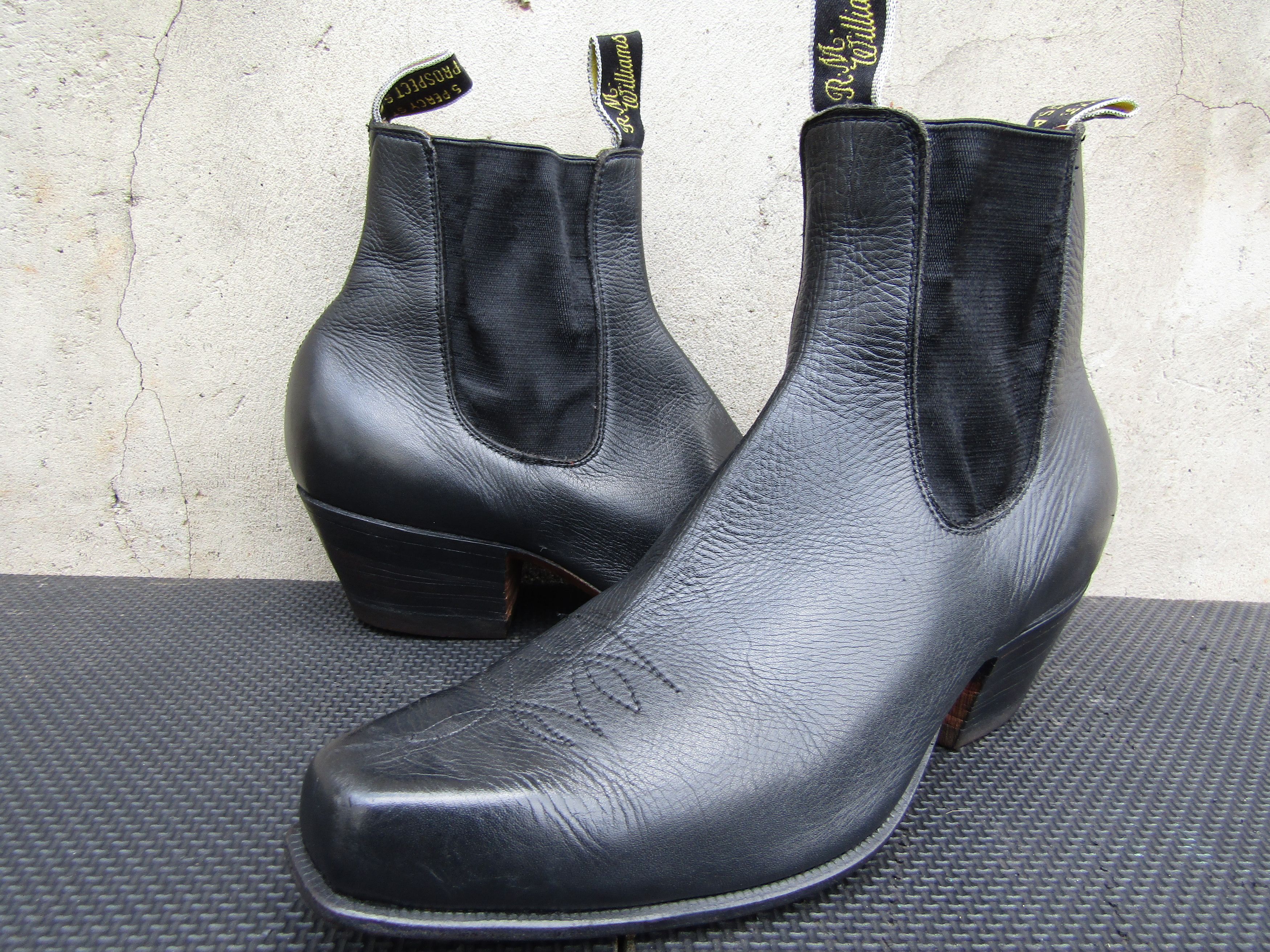 RM Williams Vintage Leather Cuban Santa Fe Black Chelsea