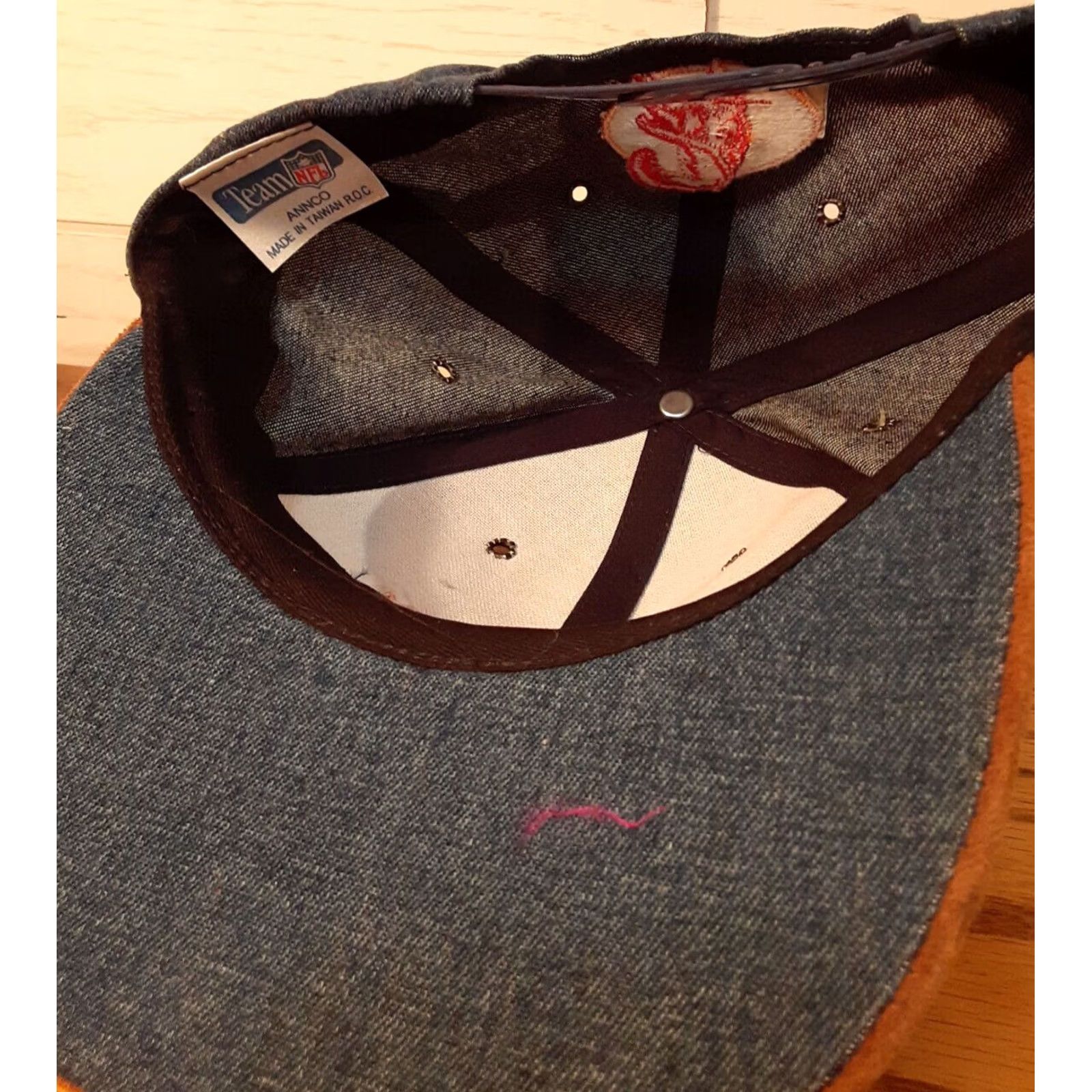 Vintage VINTAGE Tampa Bay Buccaneers Hat Baseball Cap Suede Knit Adjustable Brown&Blue NWT Men) Size US 35 - 5 Thumbnail