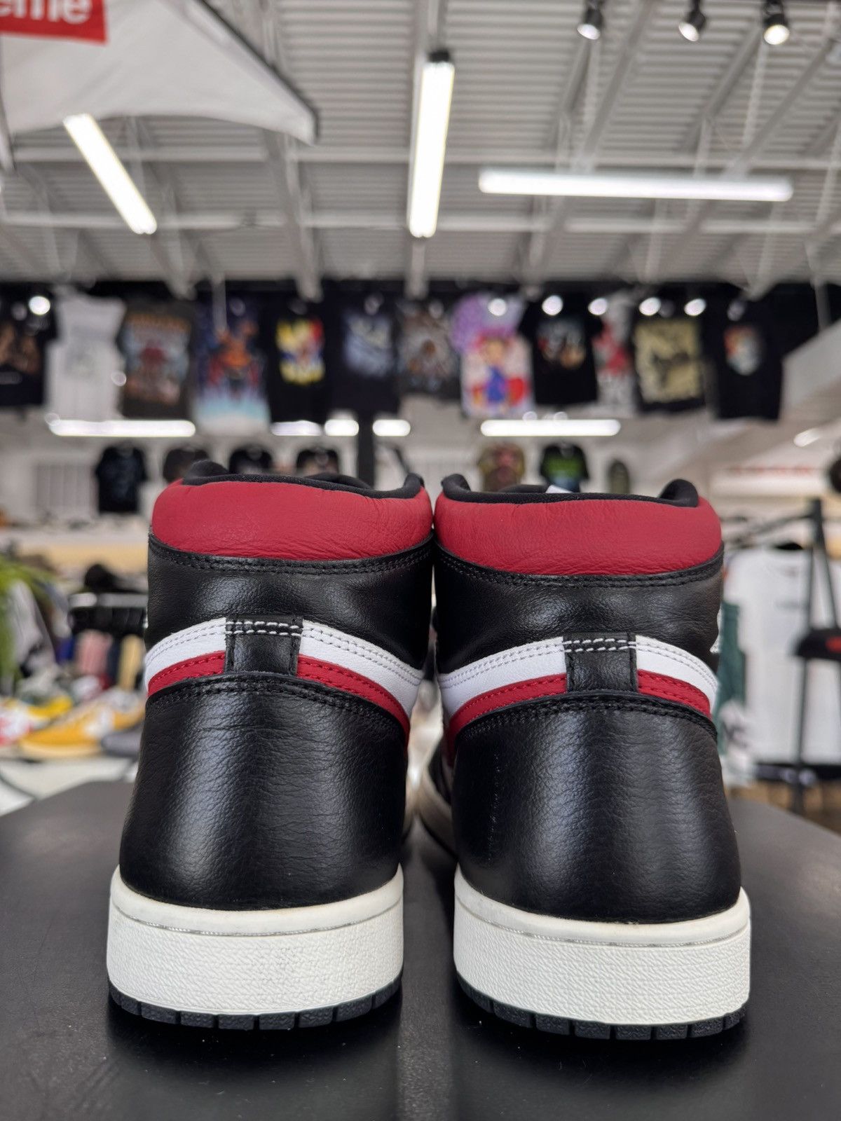 Jordan Brand Air Jordan 1 Retro High Black Gym Red Size 8 (2019) Size US 8 / EU 41 - 5 Thumbnail