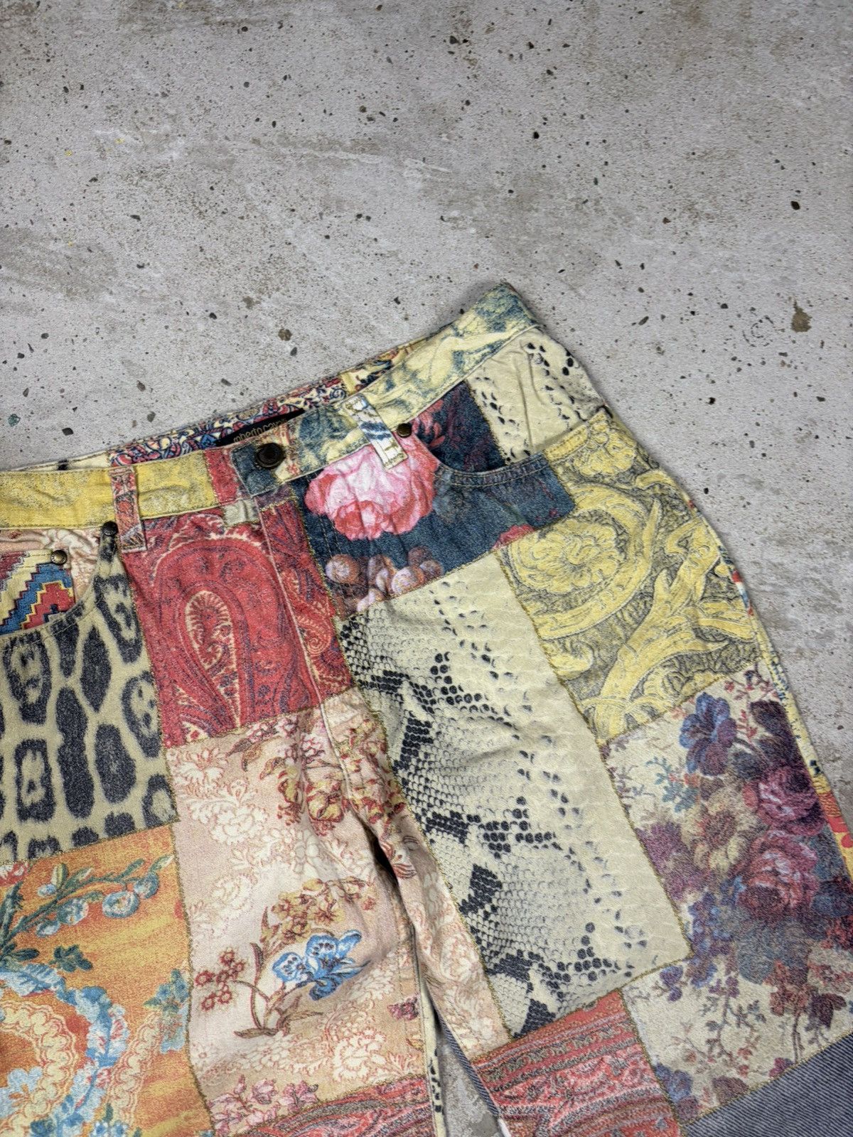 Roberto Cavalli FW 2002 Roberto Cavalli Patchwork Animal Print Bootcut Jeans Size 30" / US 8 / IT 44 - 8 Thumbnail
