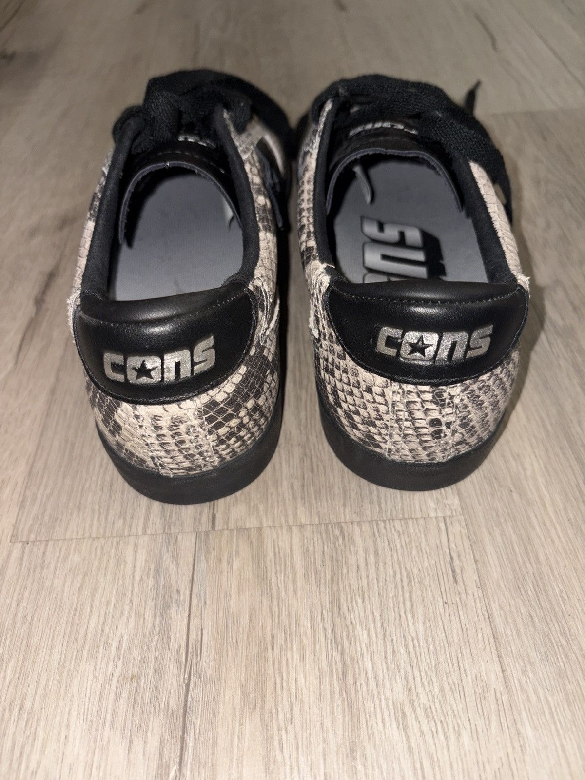 Converse Converse Paris Edition Snakeskin Sneakers Size US 8 / EU 41 - 4 Thumbnail