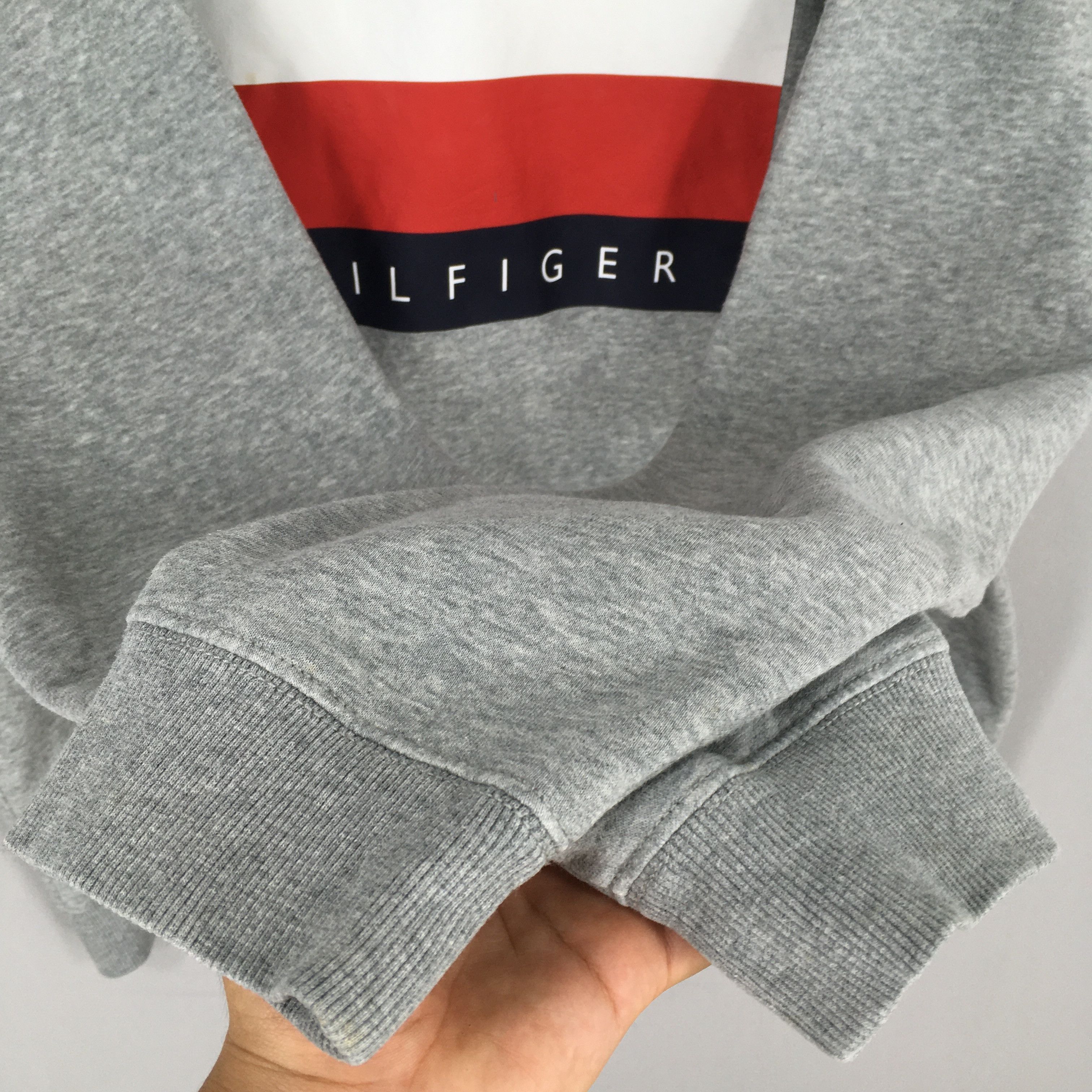 Tommy Hilfiger × Vintage Vintage 90's Tommy Hilfiger Gray Sweatshirt 2XLarge Size US XXL / EU 58 / 5 - 4 Thumbnail